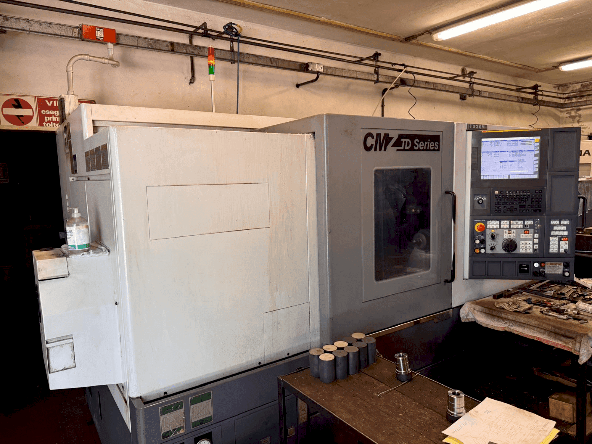 Vue de face de la machine CMZ TD30M