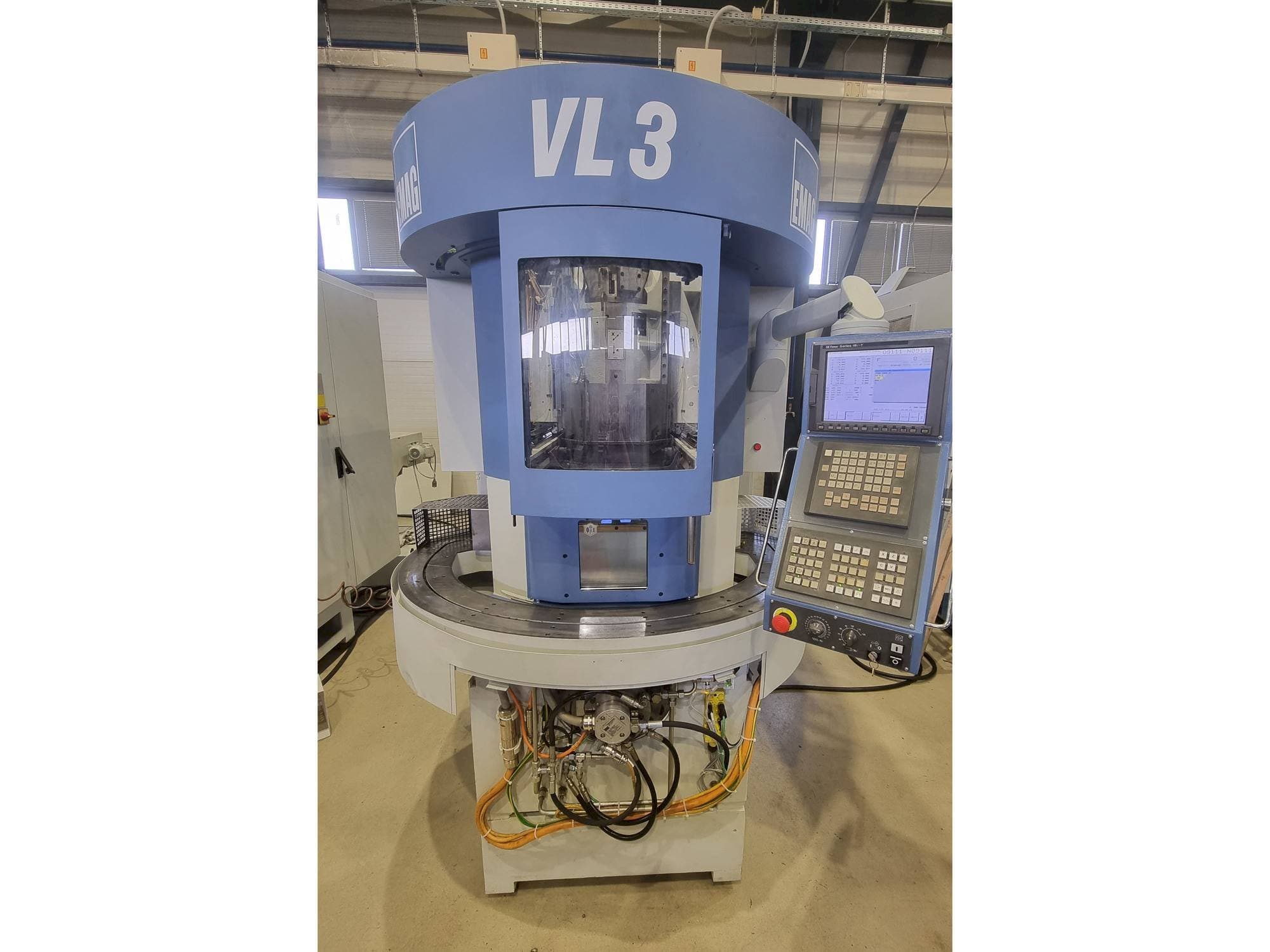 Vue de face de la machine EMAG VL3