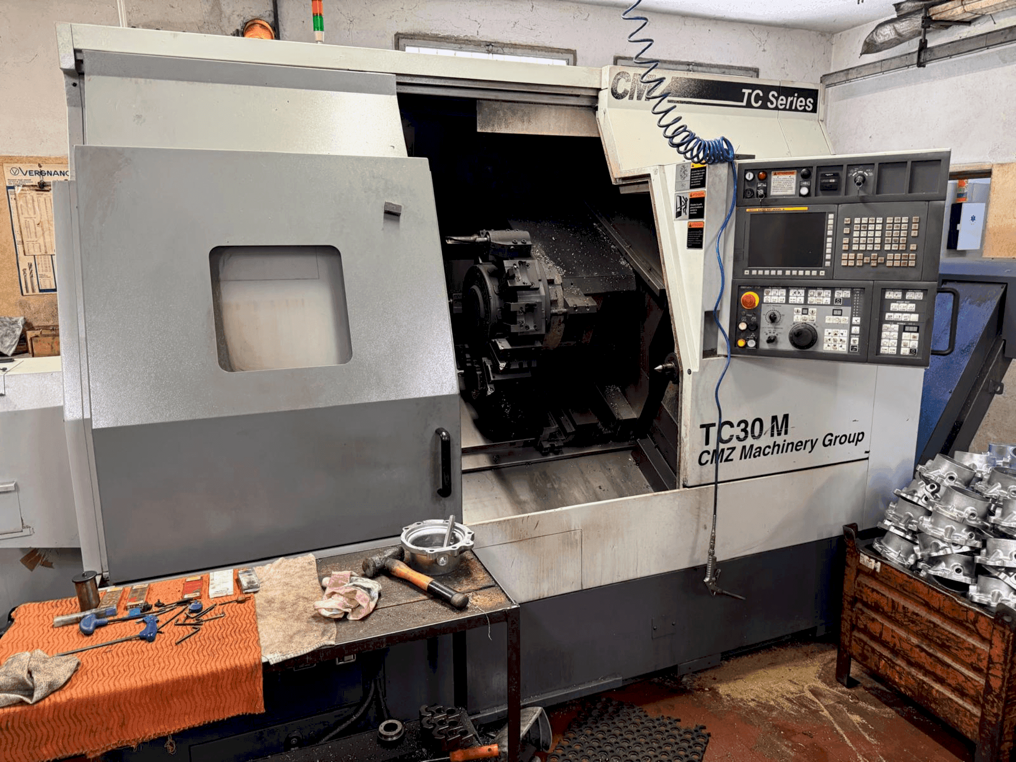 Vue de face de la machine CMZ TC30M