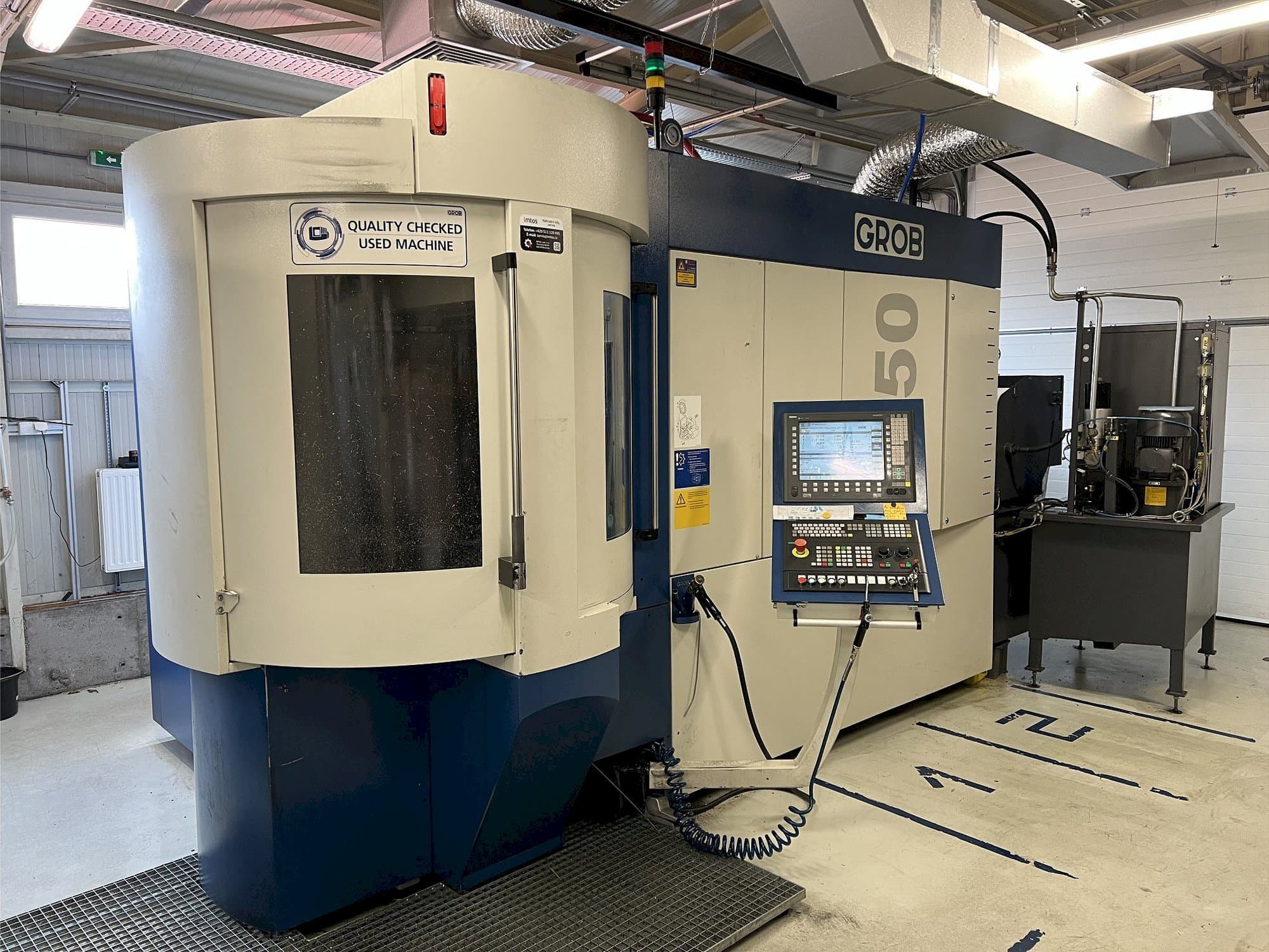 Vue de face de la machine GROB G350