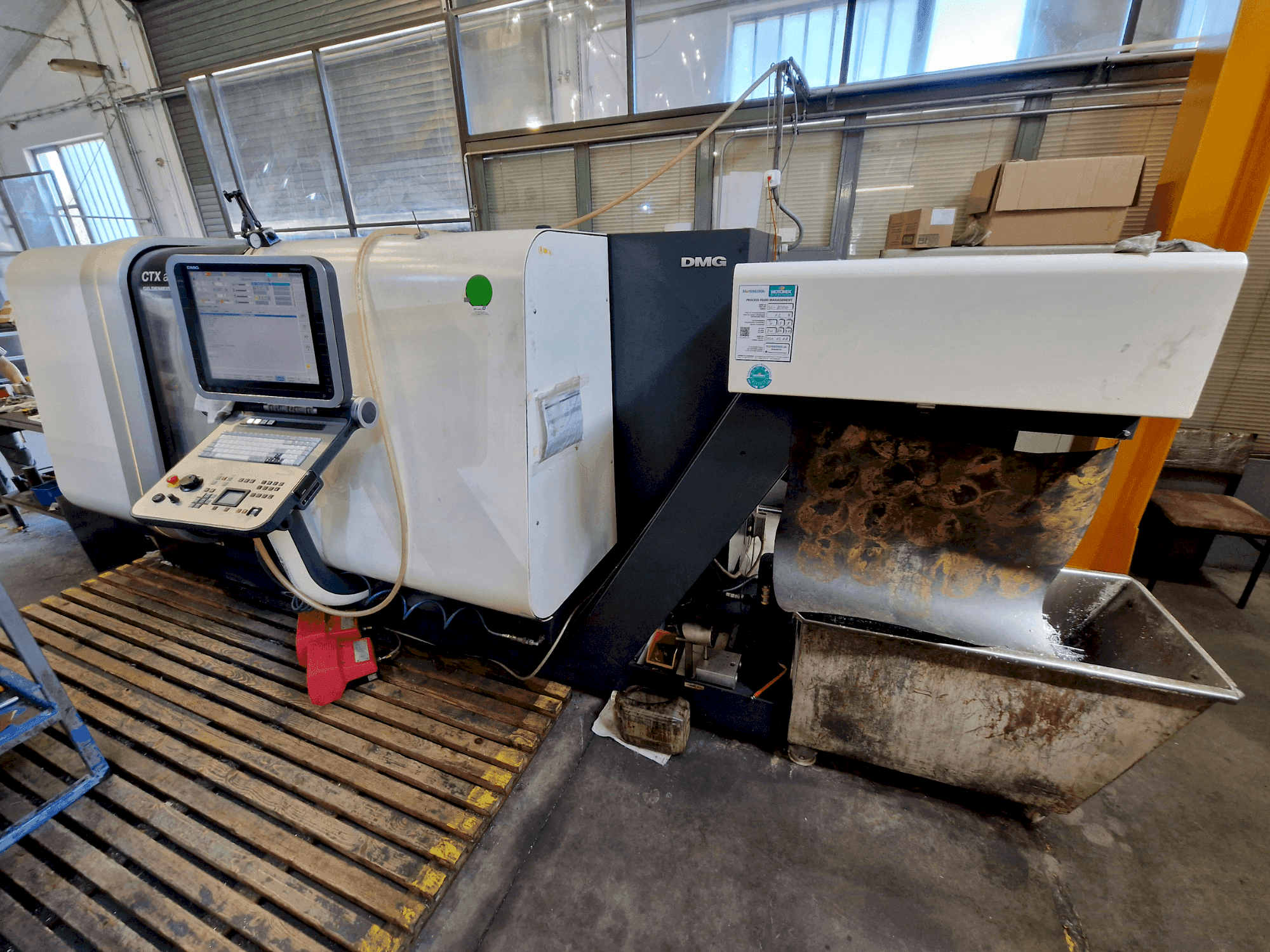 Vue de face de la machine DMG MORI CTX ALPHA 500 V6