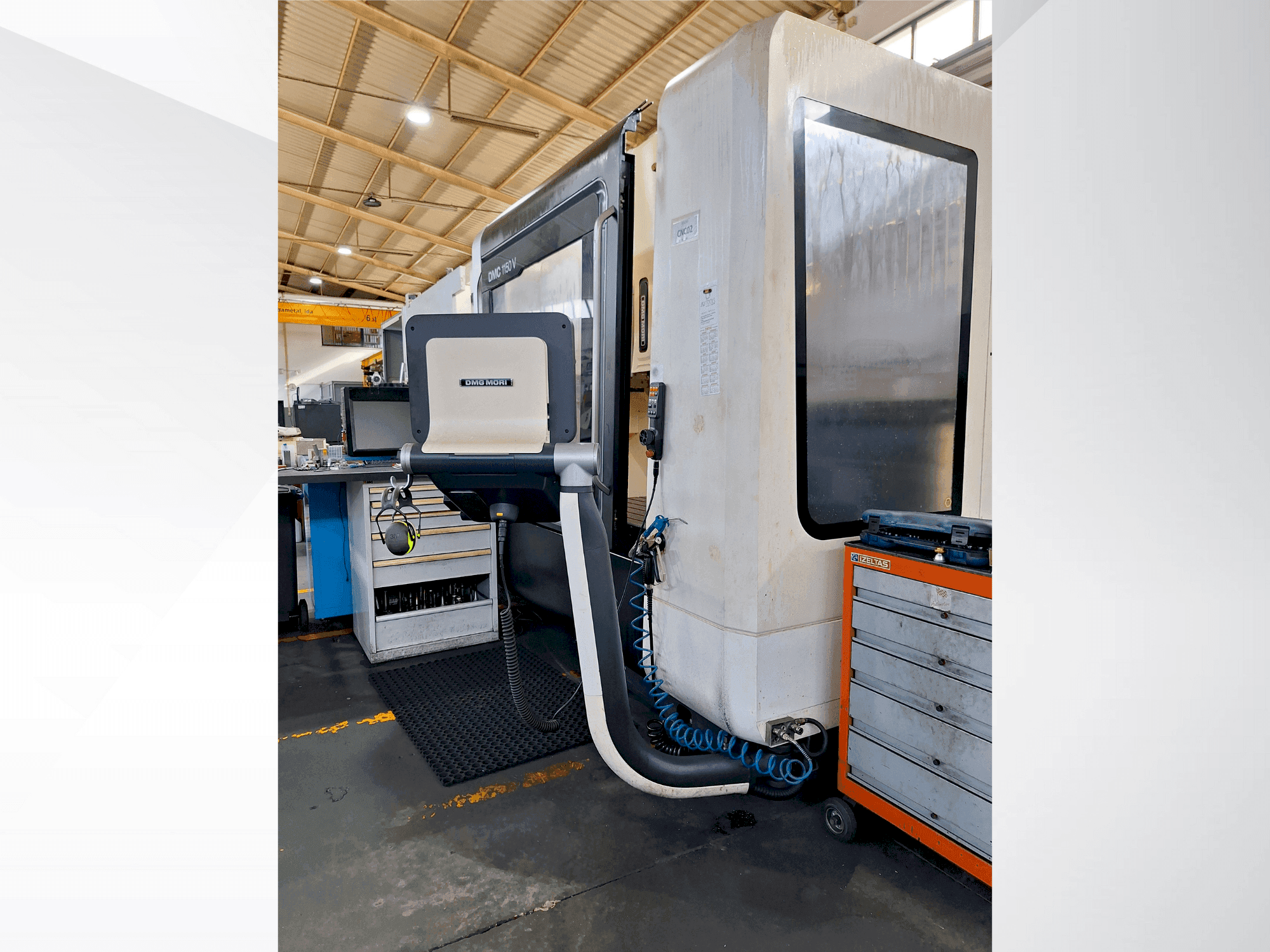 Vue de face de la machine DMG MORI DMC 1150 V