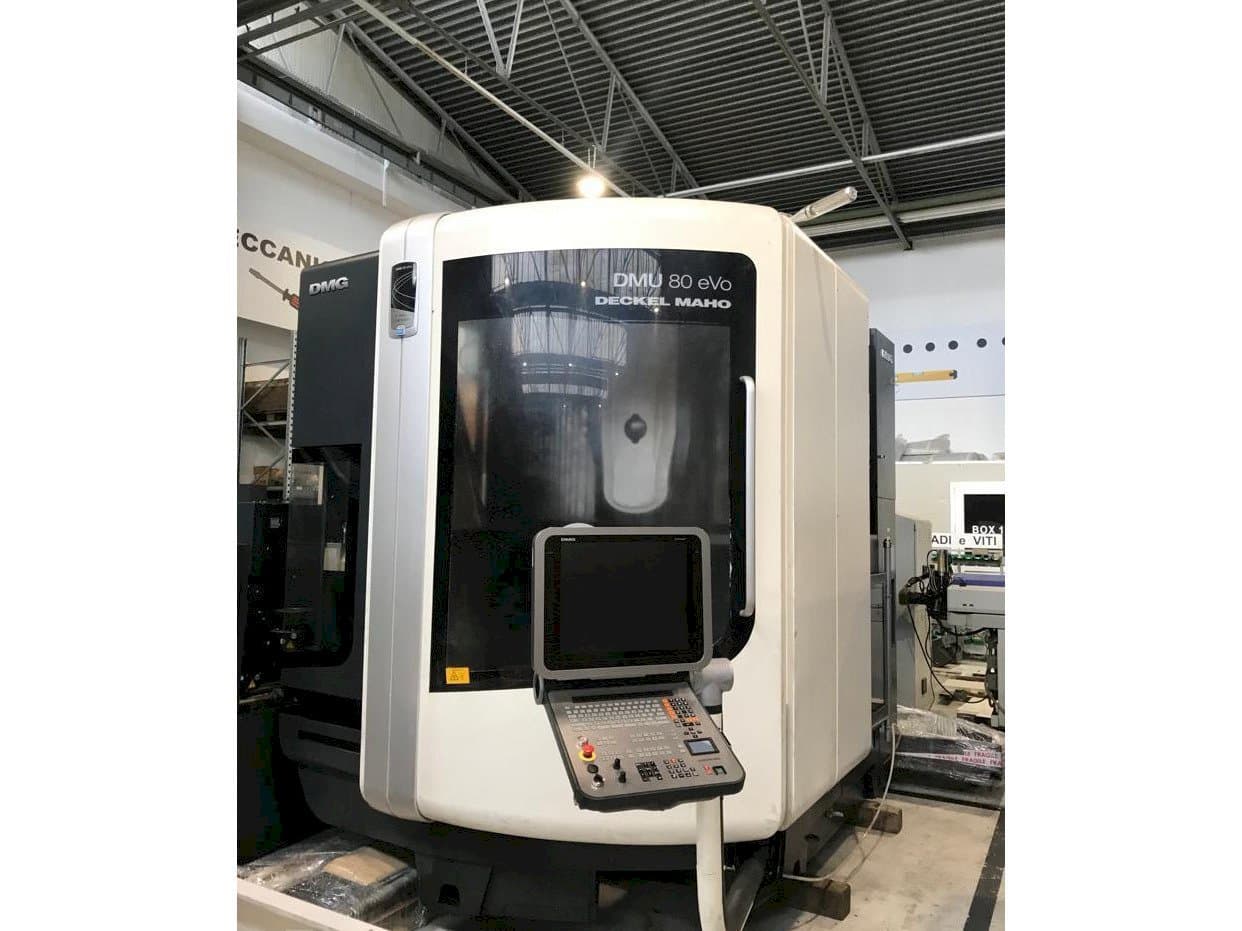 Vue de face de la machine DMG MORI DMU 80 EVO