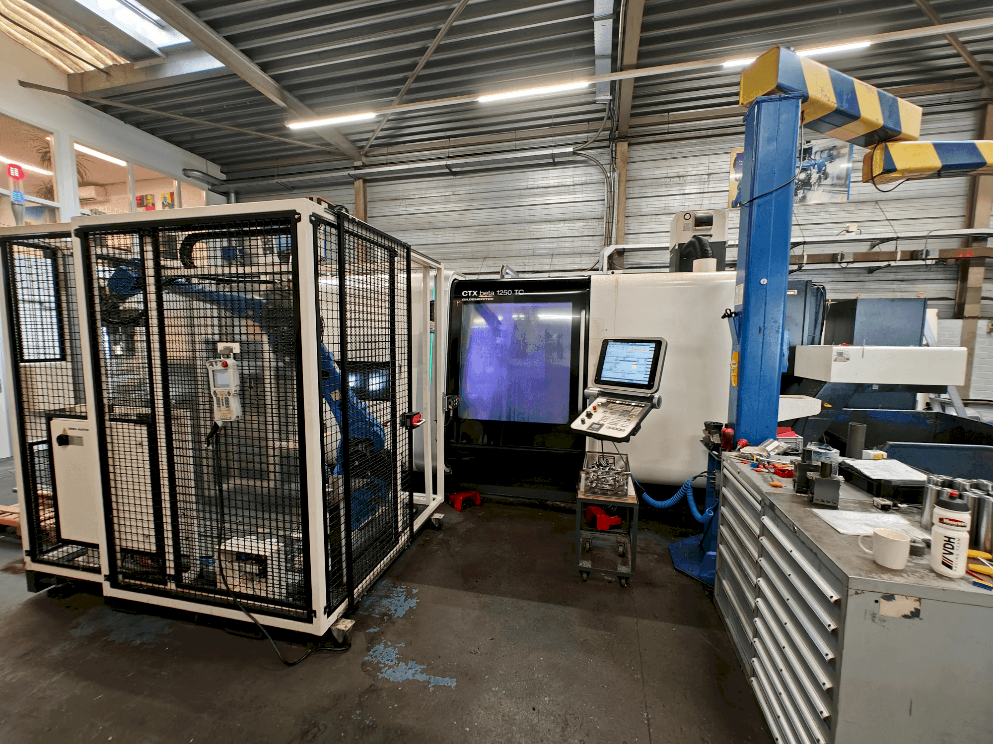 Vue de face de la machine DMG CTX beta 1250 4 A