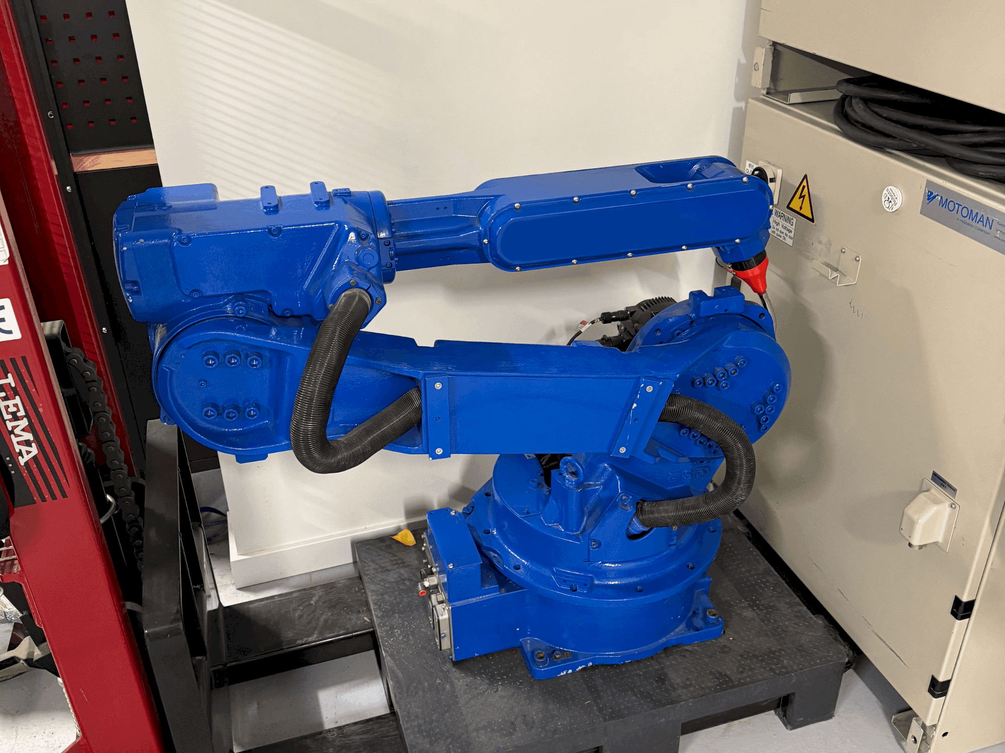 Vue de face de la machine Yaskawa Motoman YR HP 20D