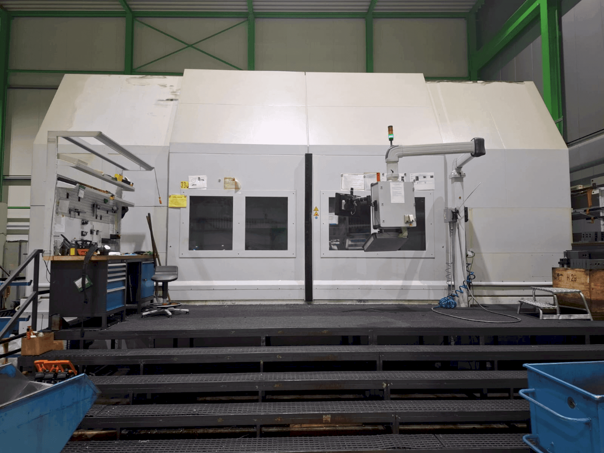 Vue de face de la machine Pittler PV4000