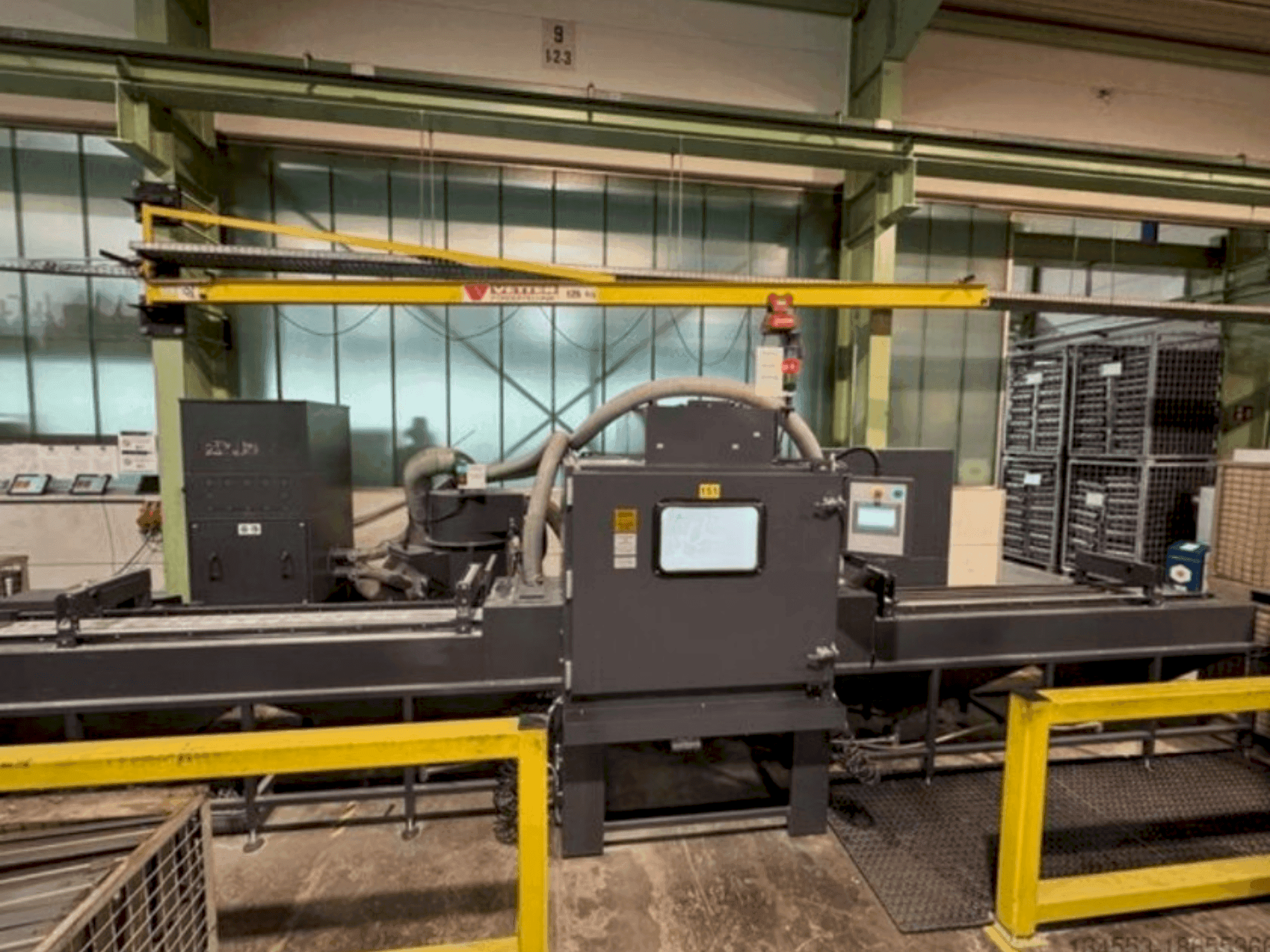 Vue de face de la machine MHG SMG 160