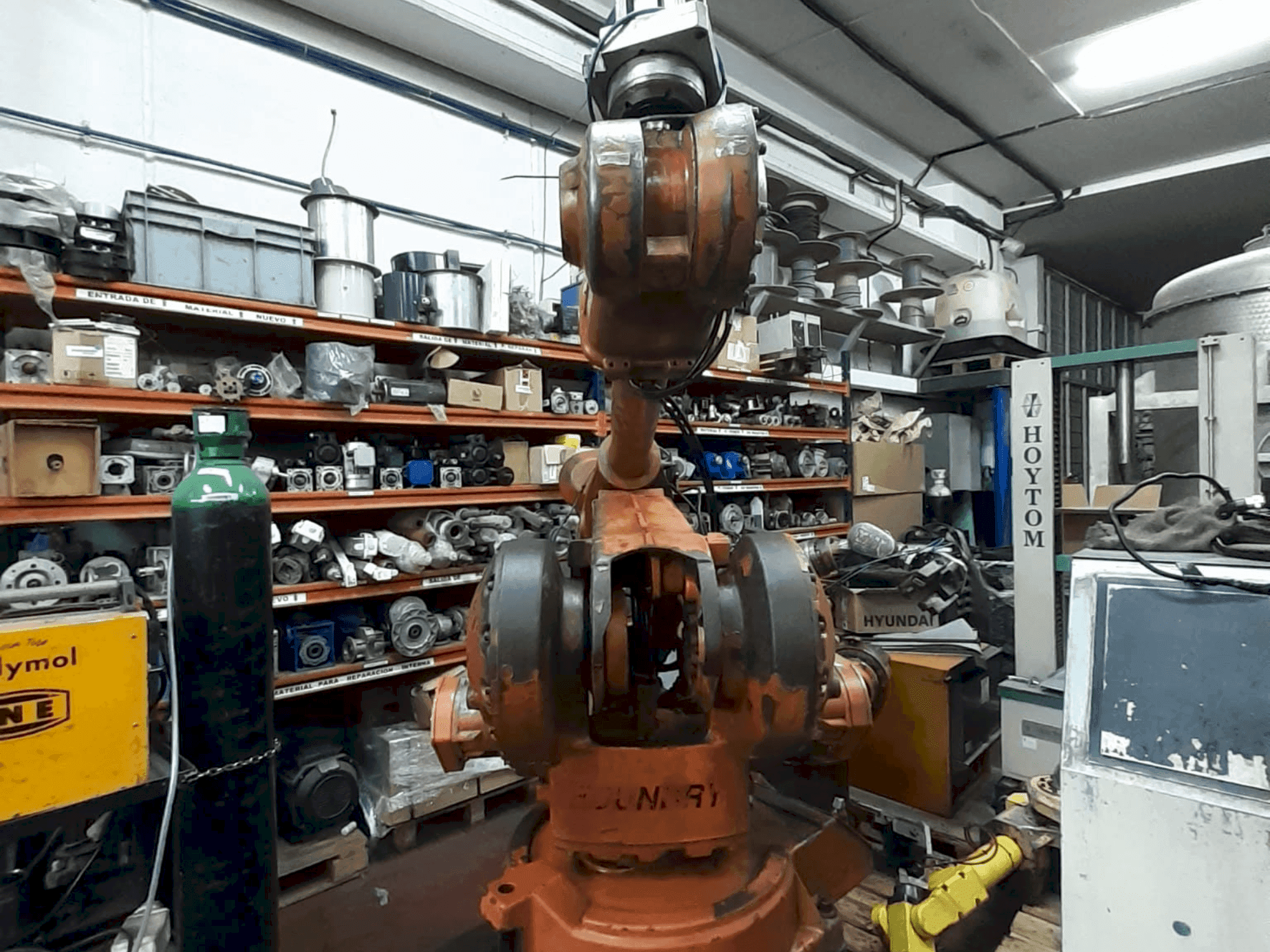 Vue de face de la machine ABB IRB 4400  (2018)