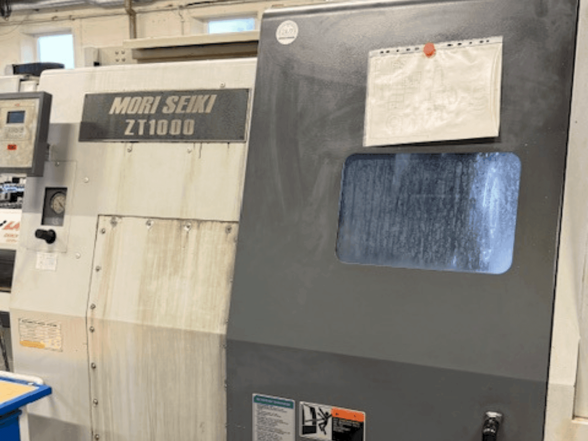 Vue de face de la machine MORI SEIKI ZT1000Y