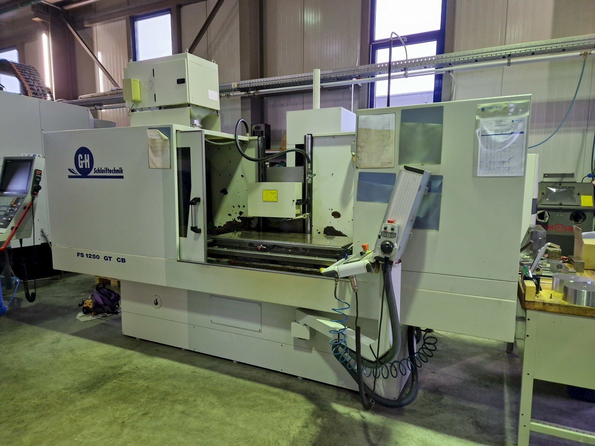 Vue de face de la machine GEIBEL & HOTZ FS 1250 GT CB