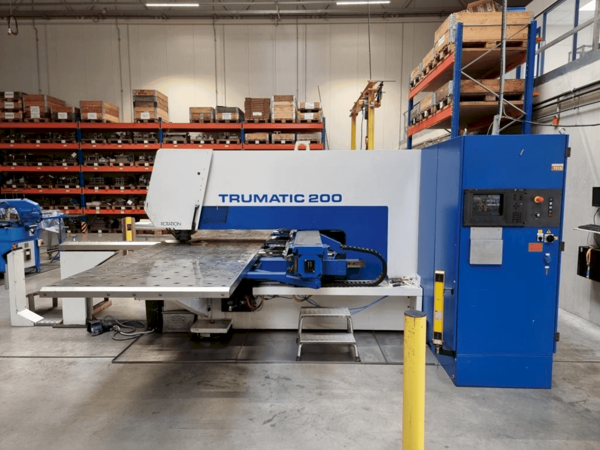 Vue de face de la machine TRUMPF Trumatic 200
