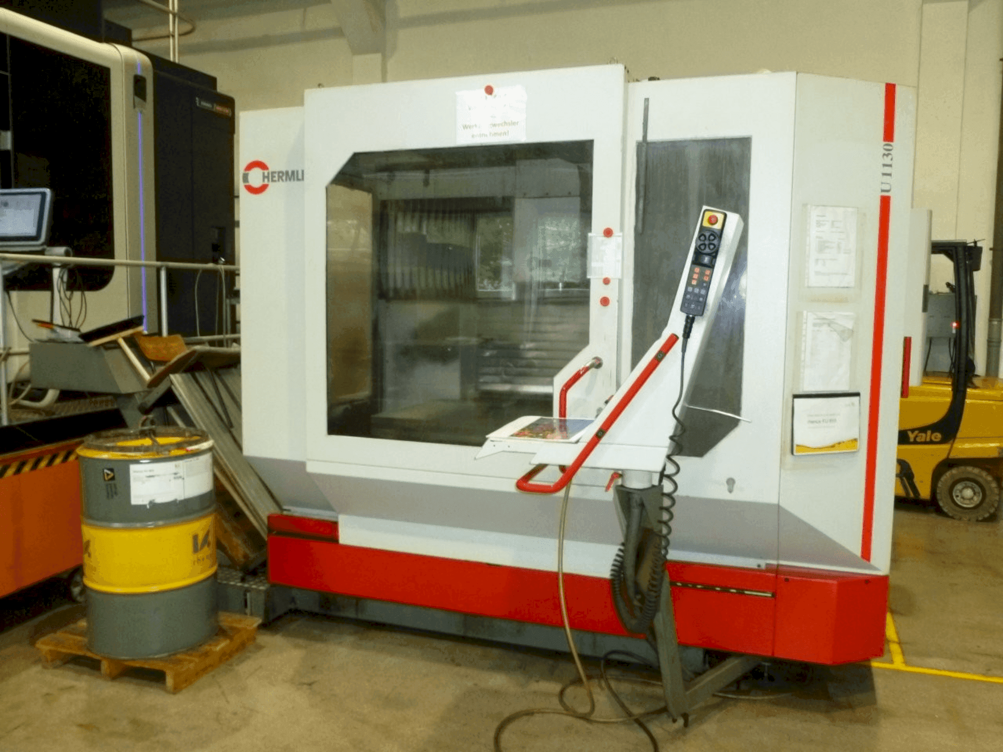 Vue de face de la machine HERMLE U1130