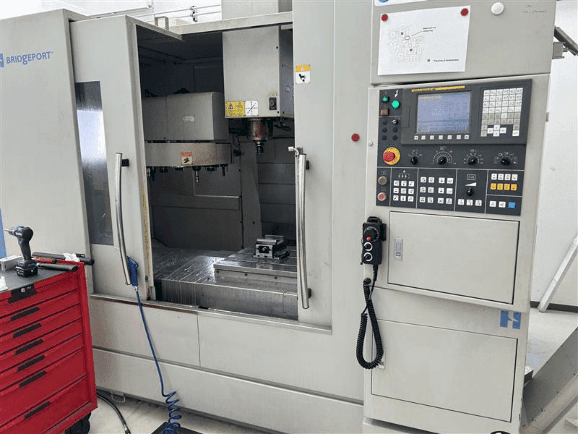 Vue de face de la machine Bridgeport GX 1000