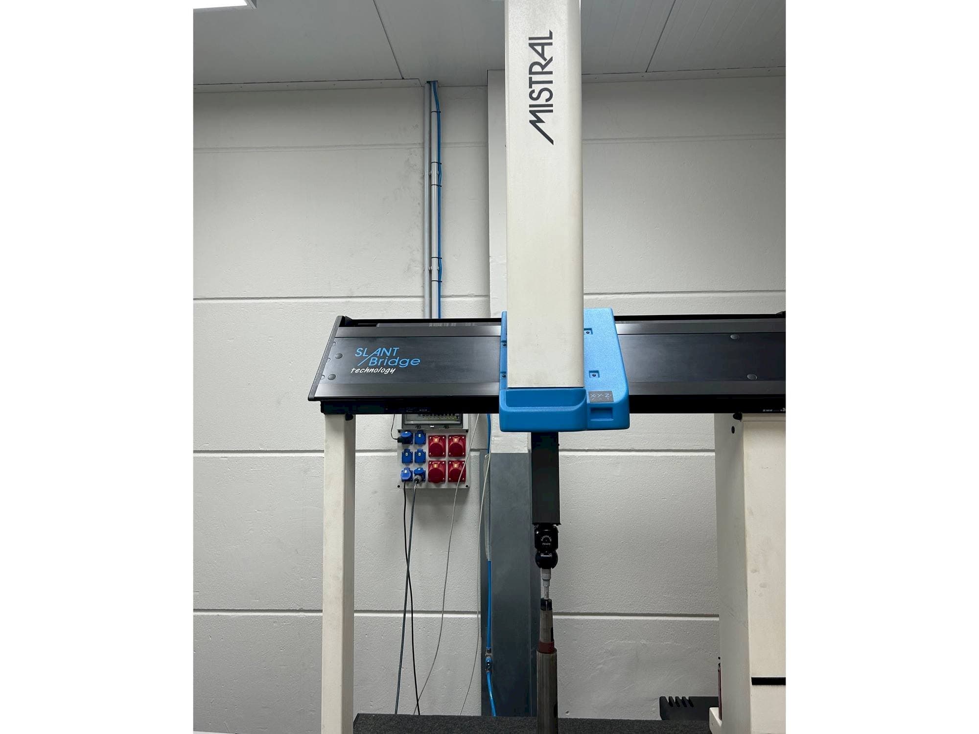 Vue de face de la machine DEA Mistrall