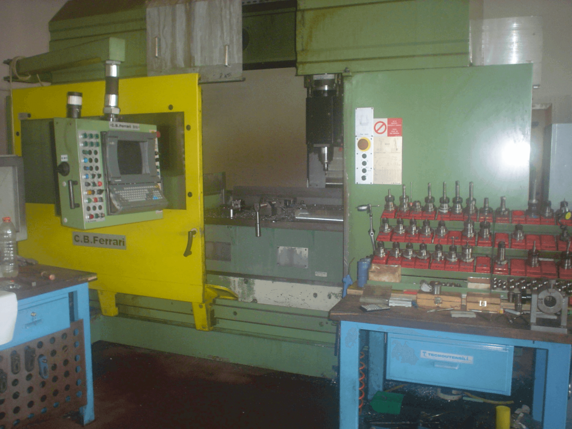 Vue de face de la machine C.B. Ferrari B18