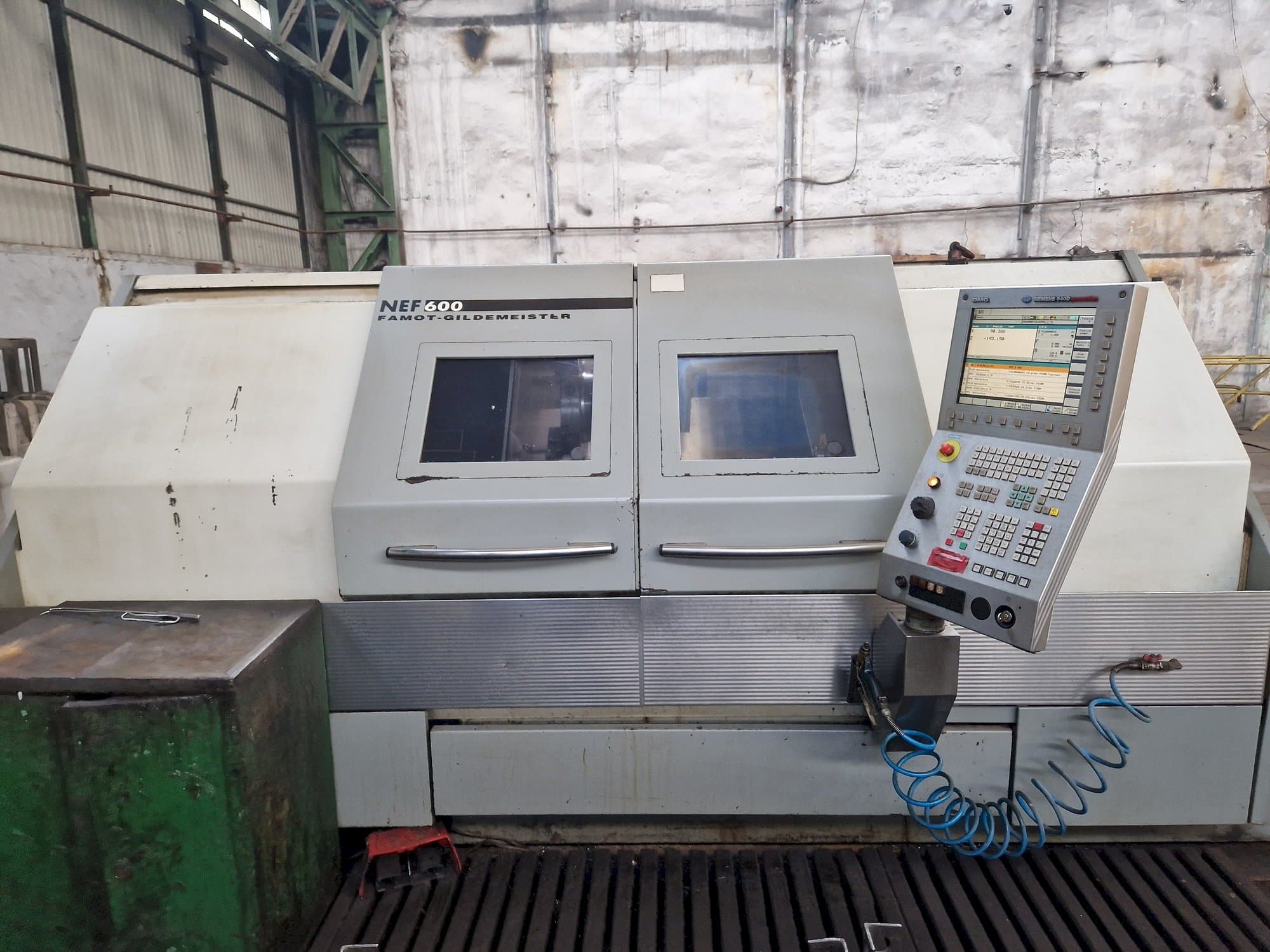 Vue de face de la machine DMG GILDEMEISTER NEF 600