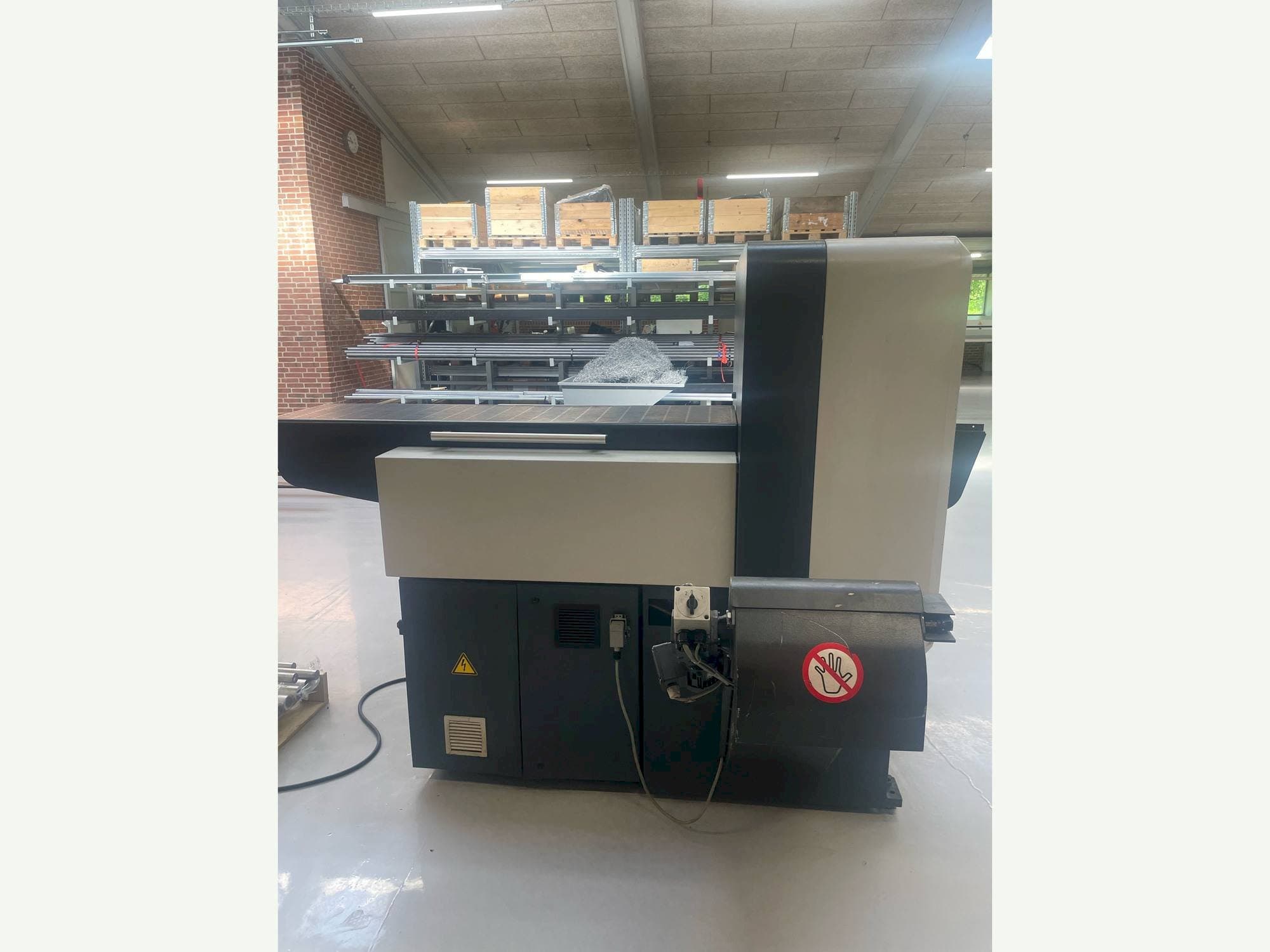 Vue de face de la machine KASTO Verto A2