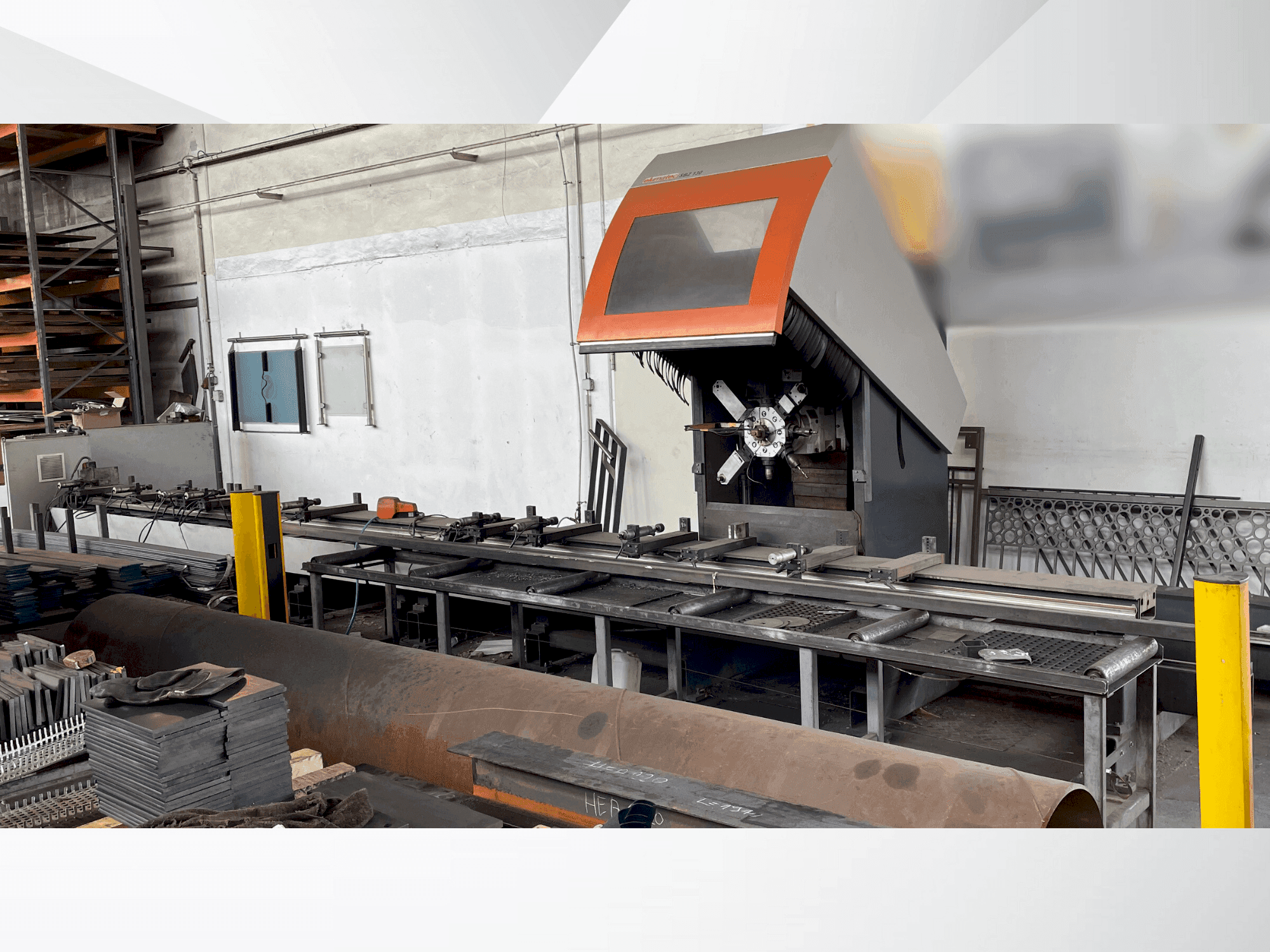 Vue de face de la machine Elumatec SBZ 130