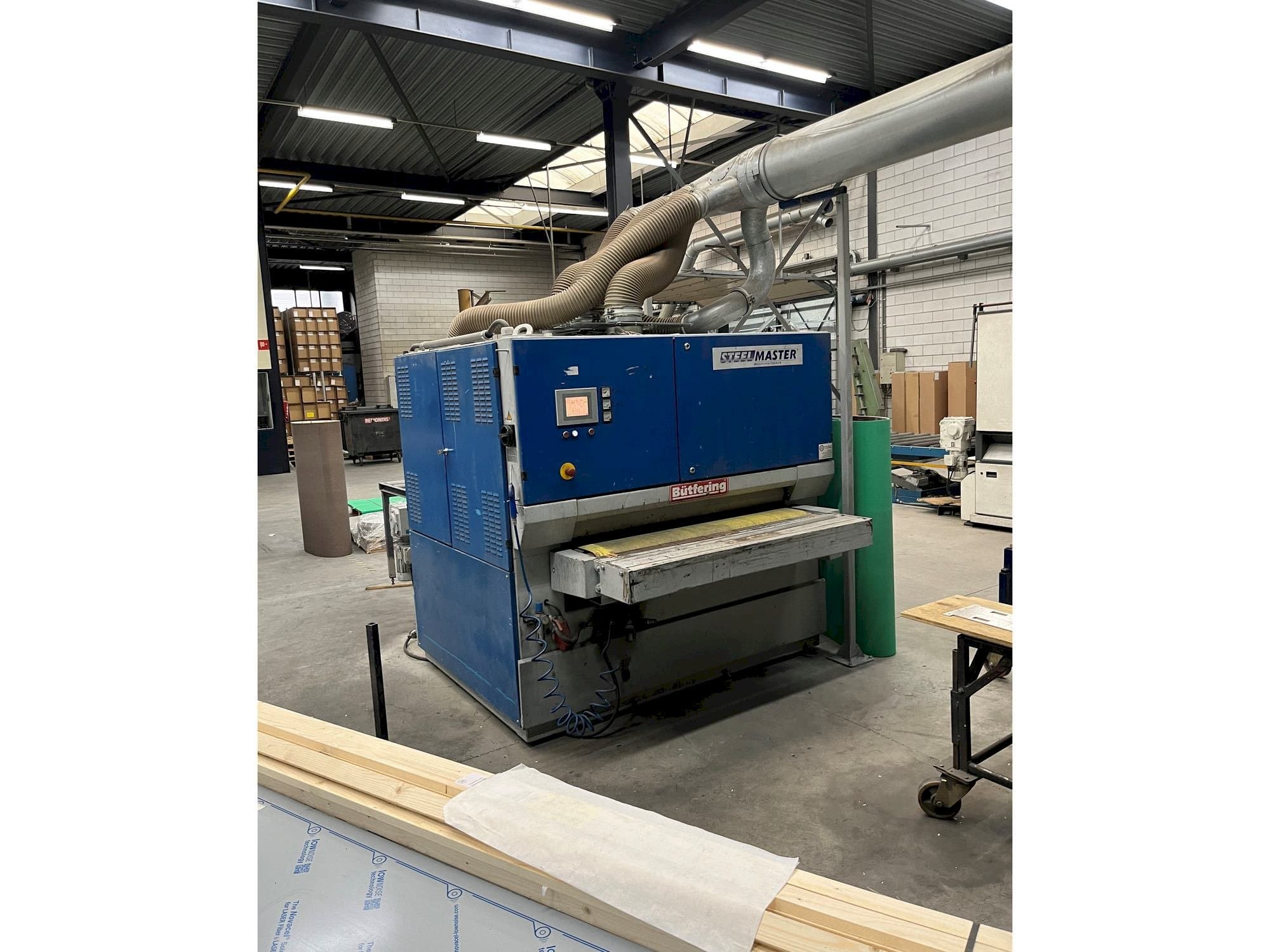 Vue de face de la machine BUTFERING PRIMA 313 RRT