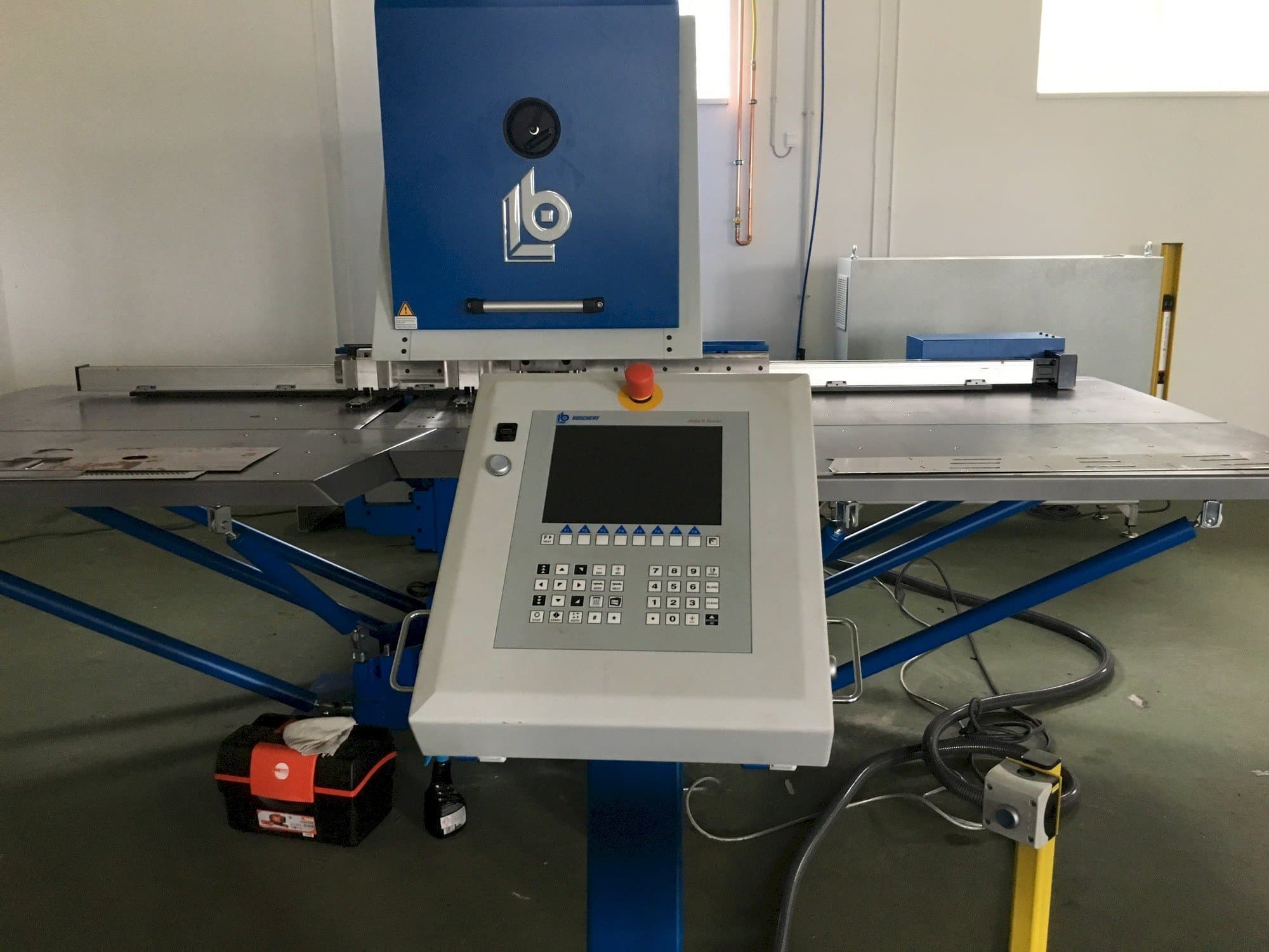 Vue de face de la machine BOSCHERT Compact 750