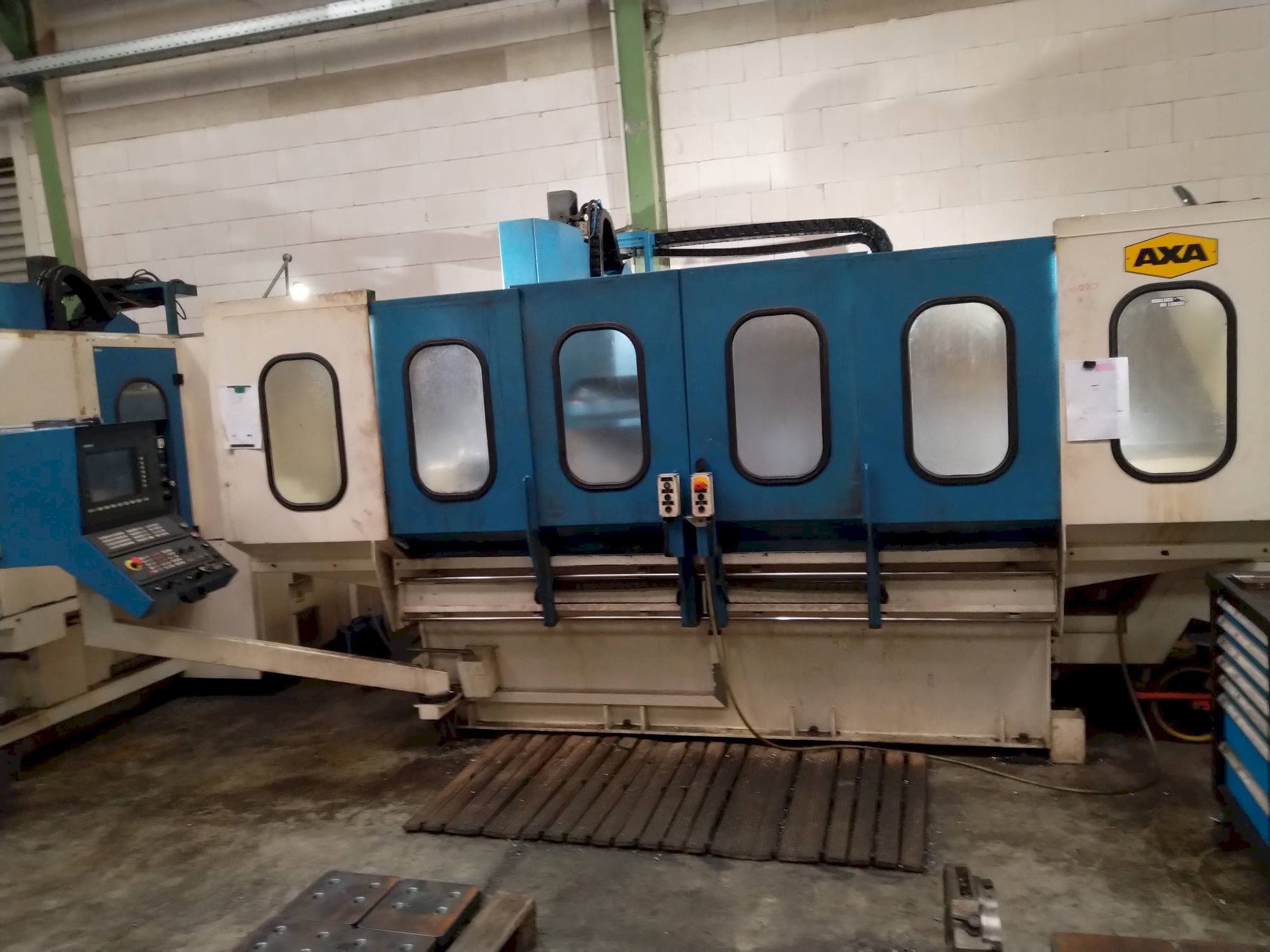 Vue de face de la machine AXA VSC 2M