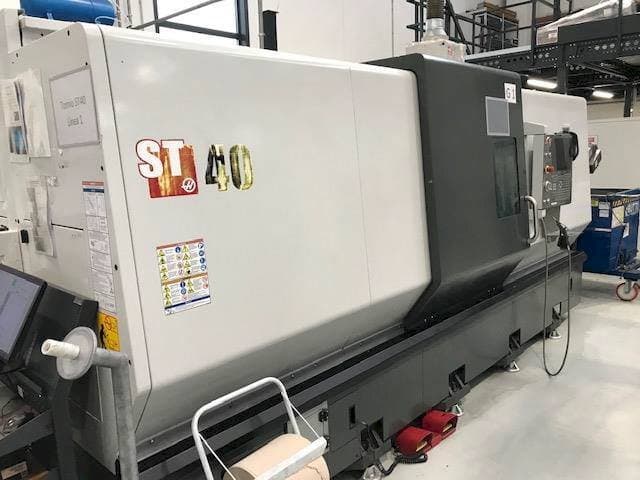 Vue de face de la machine HAAS ST40