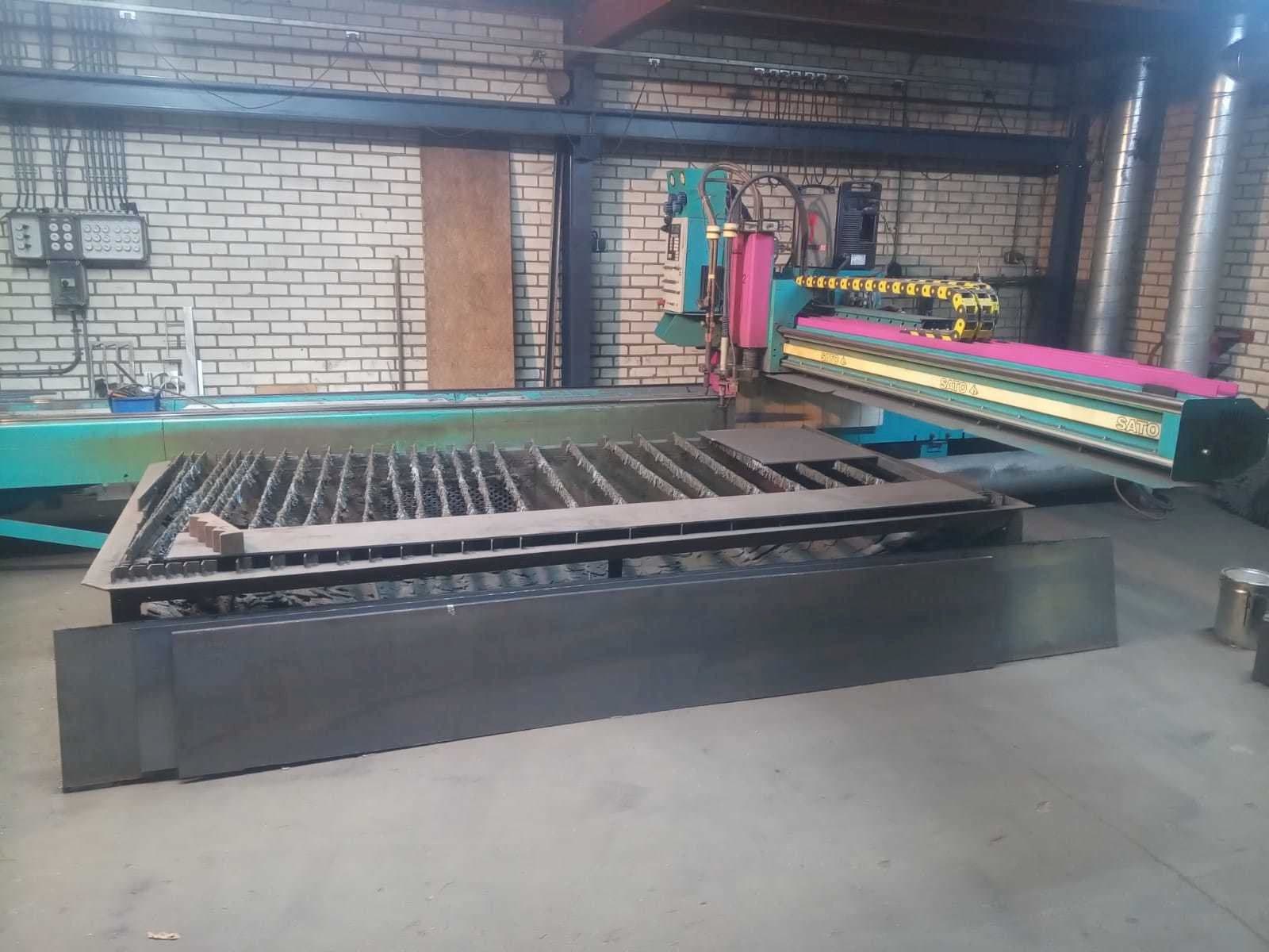 Vue de face de la machine SATO SATRONIK C2500