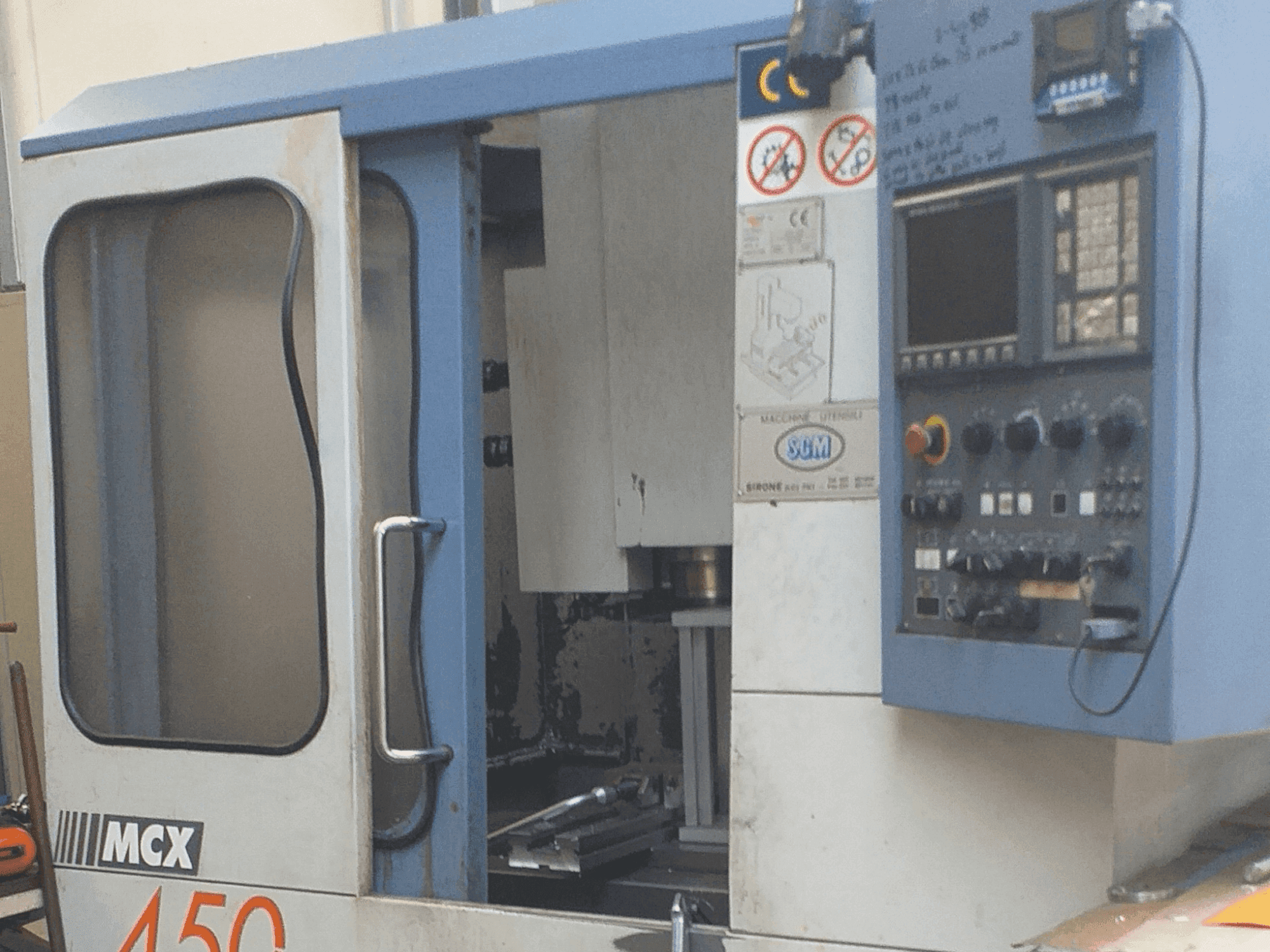 Vue de face de la machine FAMUP MCX 450