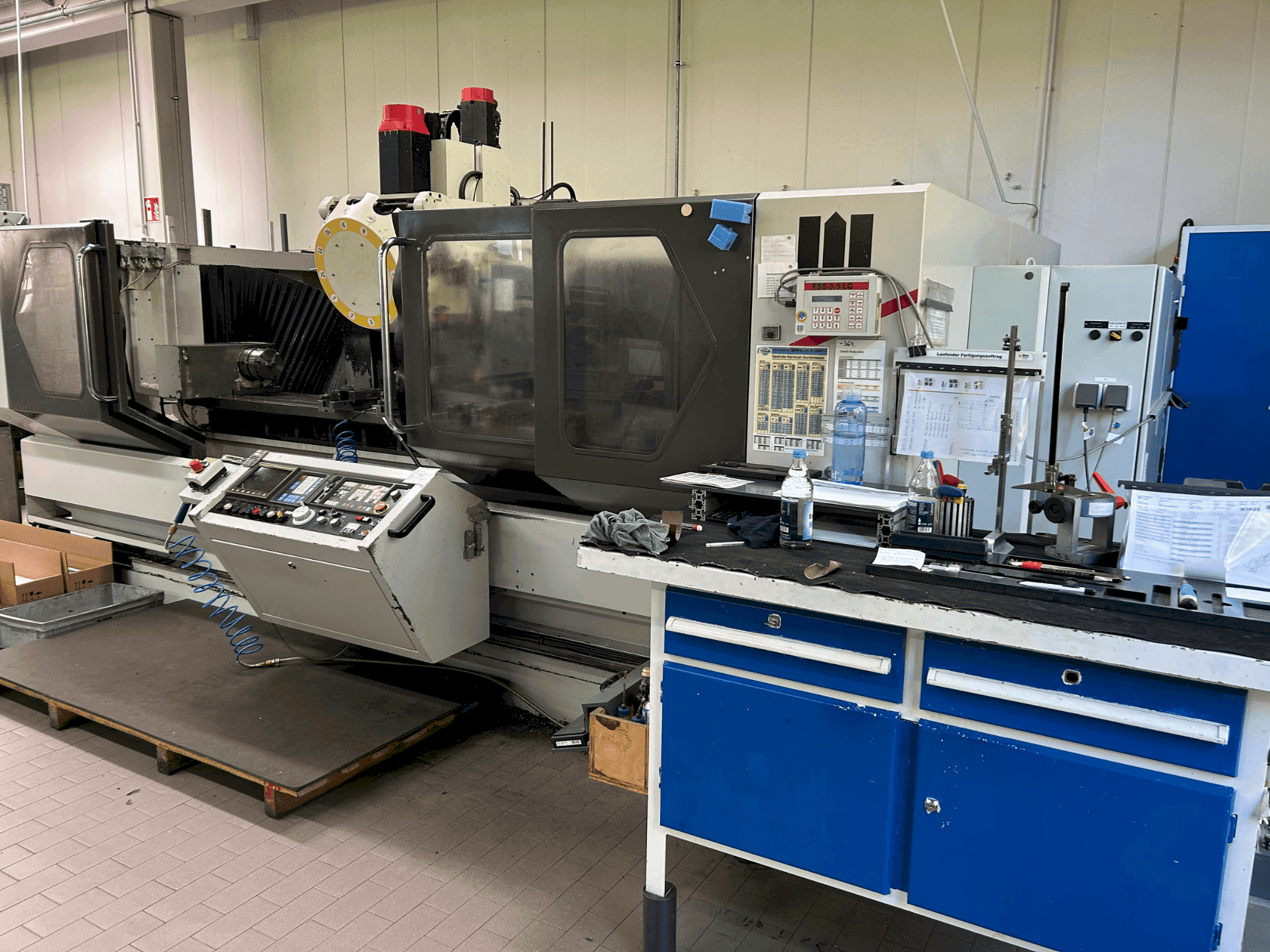 Vue de face de la machine STAMA MC 520