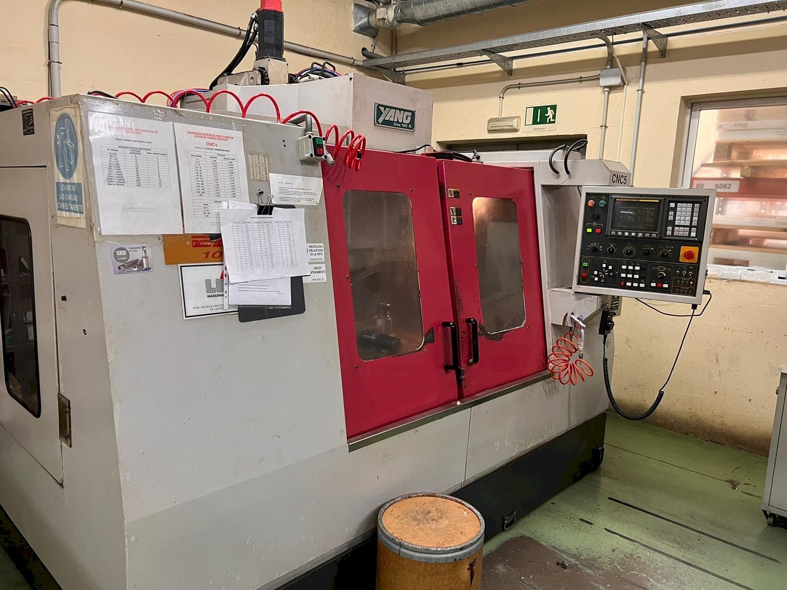 Vue de face de la machine Yang SMV -1000