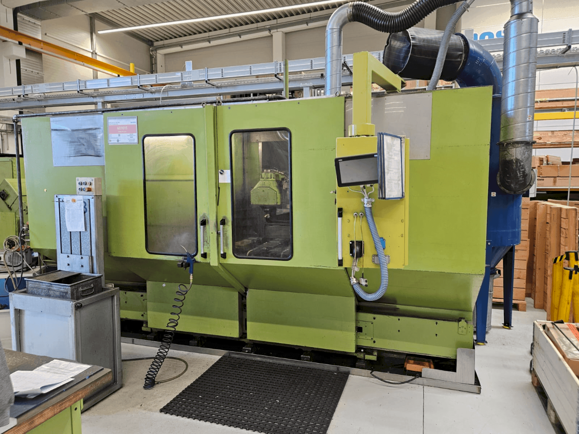 Vue de face de la machine HELLER PFU2