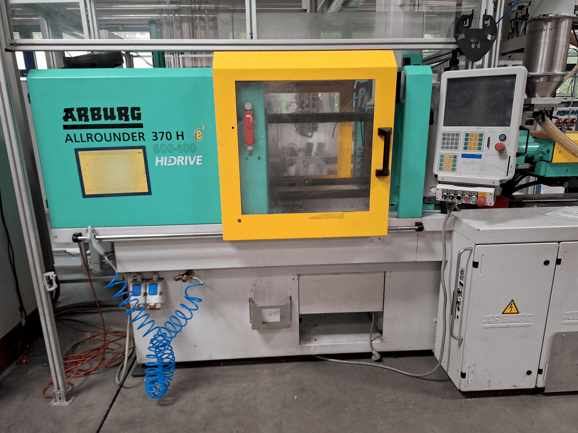 Vue de face de la machine Arburg Allrounder 370 H 600-100