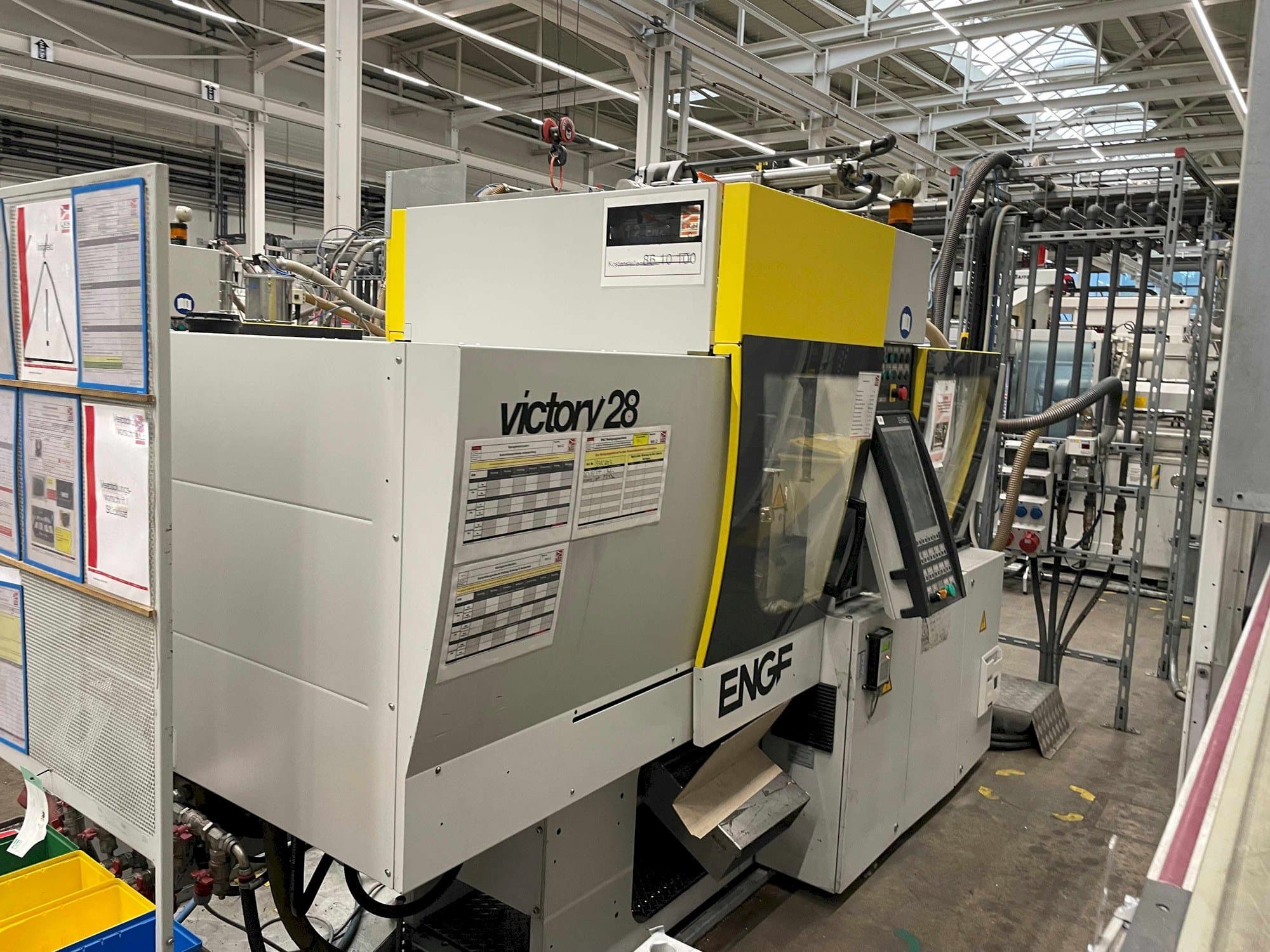 Vue de face de la machine Engel Victory 200/28