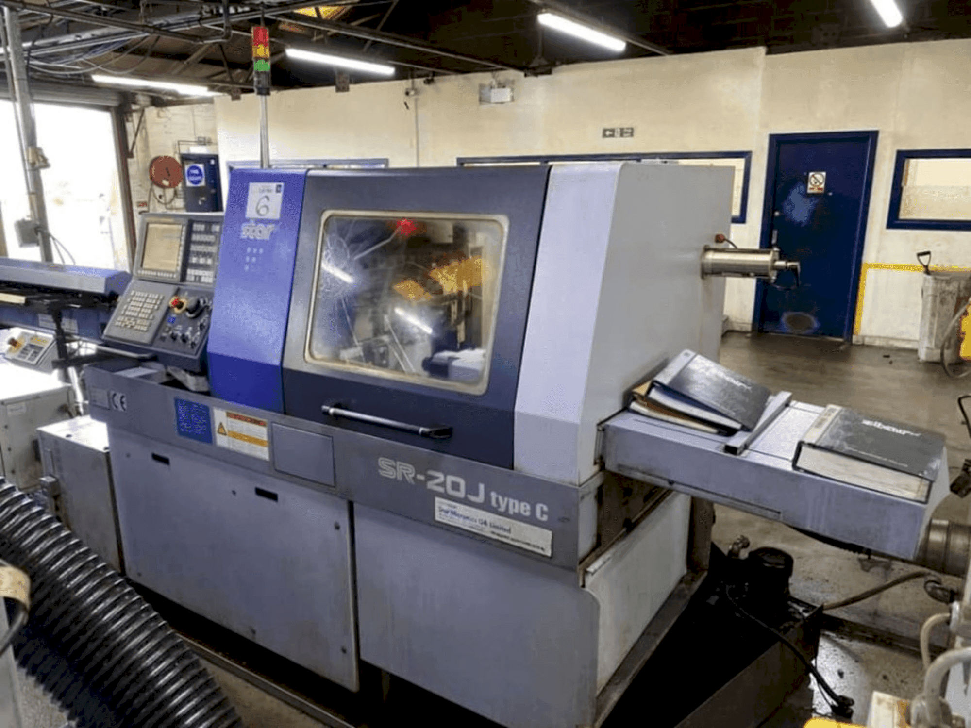 Vue de face de la machine Star SR-20J type C