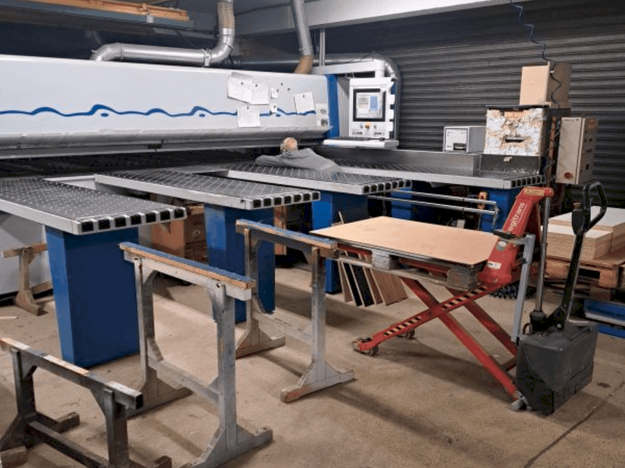 Vue de face de la machine HOLZMA HPL/42/22