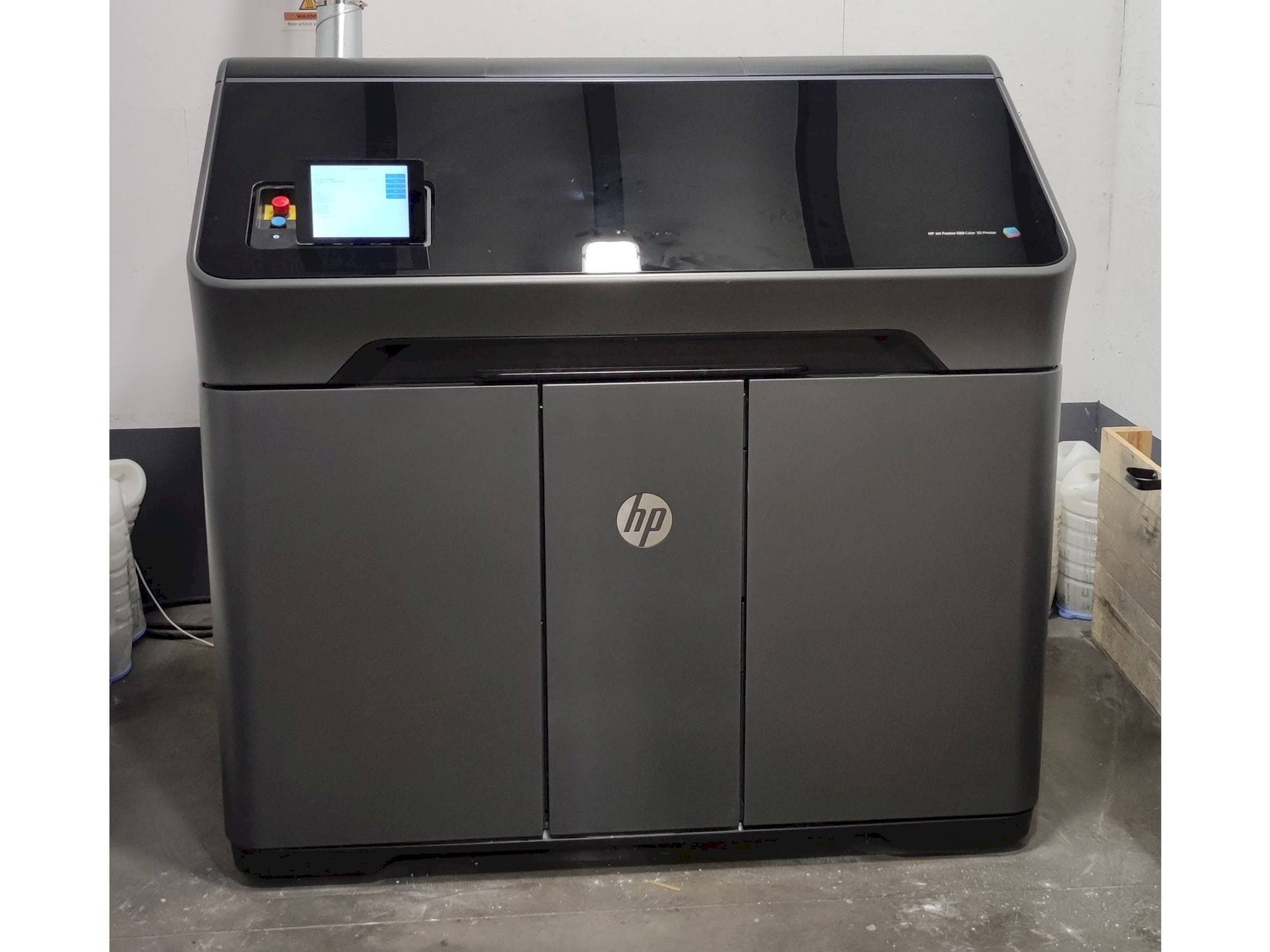 Vue de face de la machine HP MJF 580