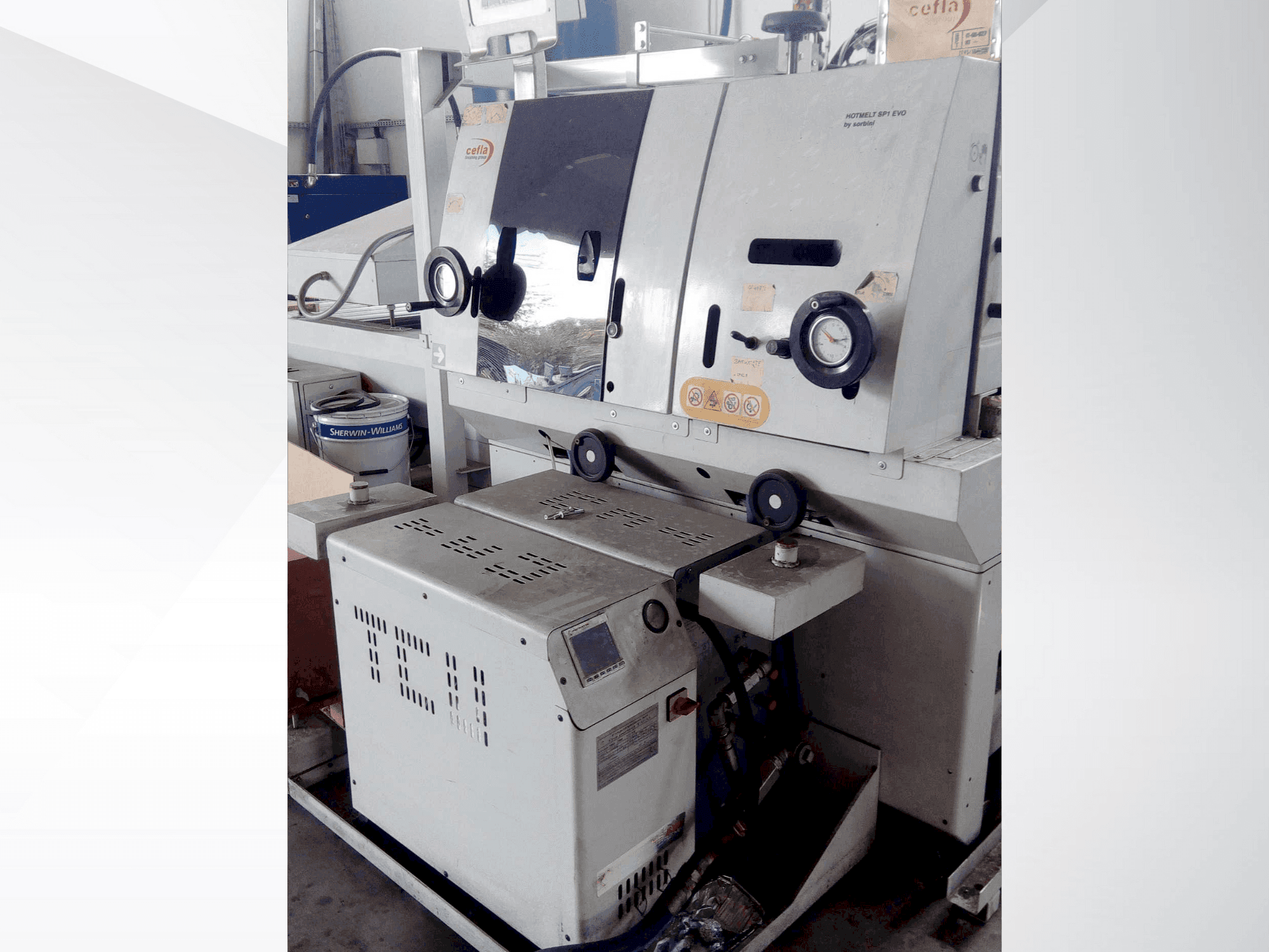 Vue de face de la machine CEFLA Hotmelt SP1-EVO