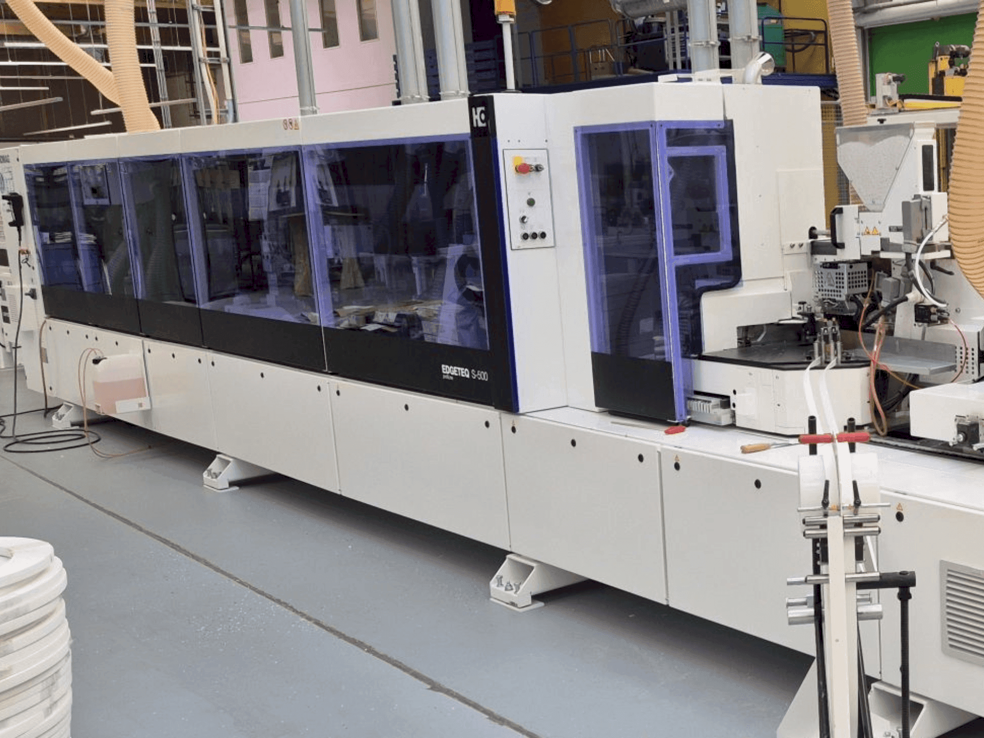 Vue de face de la machine HOMAG EDGETEC S-500