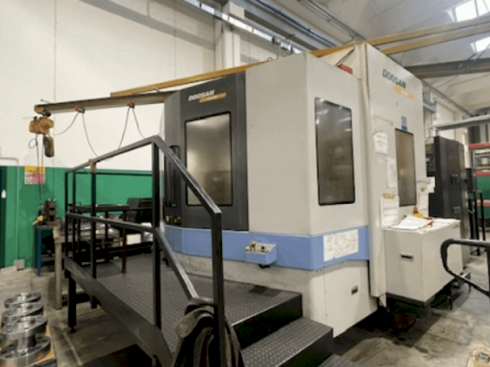 Vue de face de la machine DOOSAN HM 800 (2008)