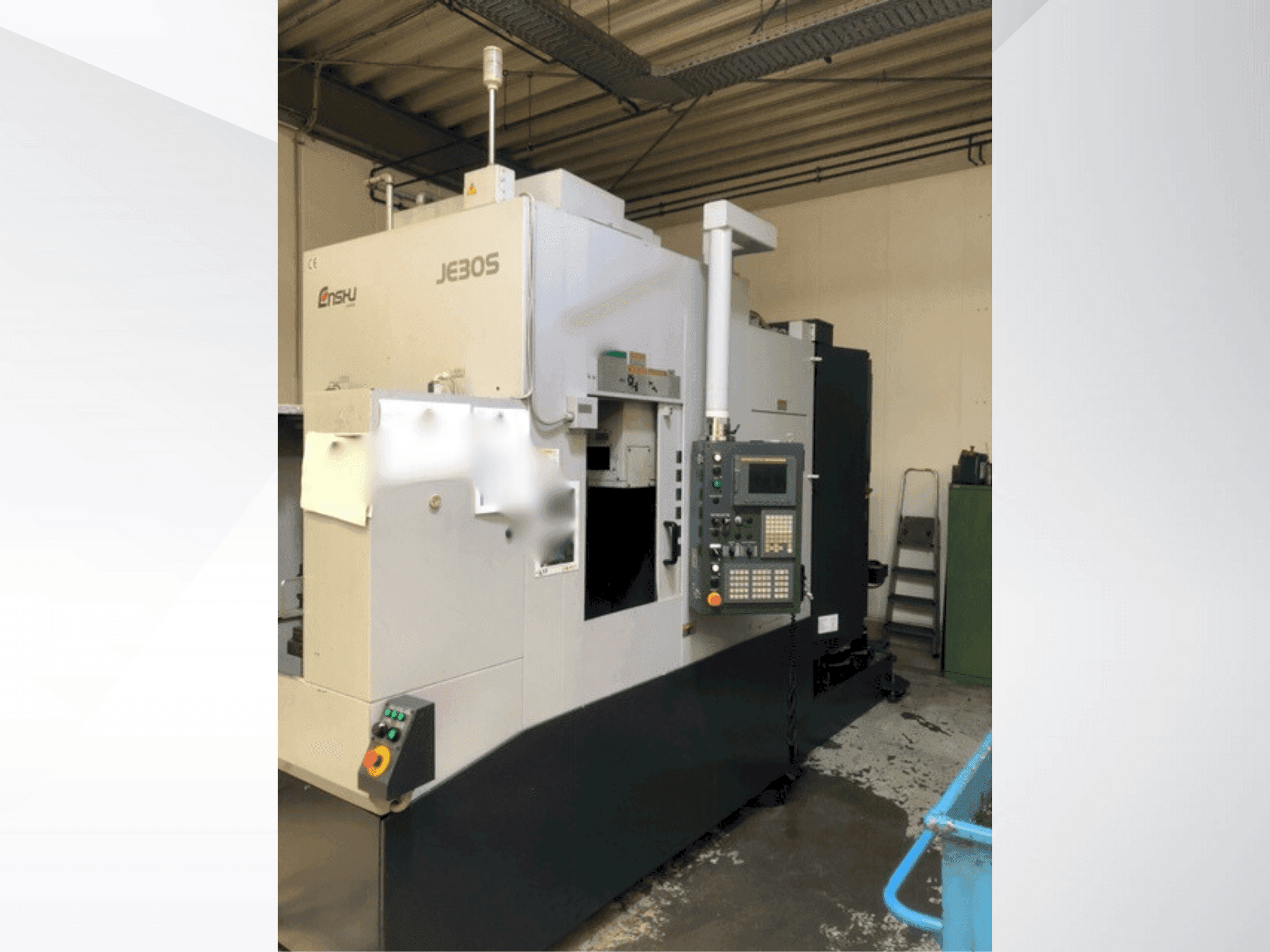 Vue de face de la machine Enshu Je30S