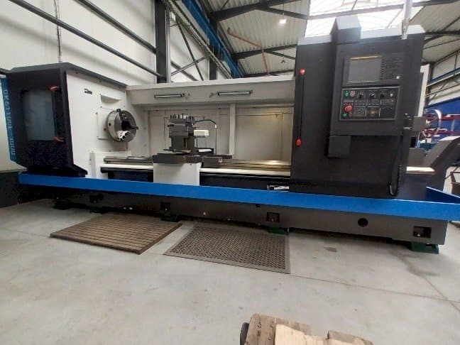 Vue de face de la machine Ningbo Oturn CK61100E-3000