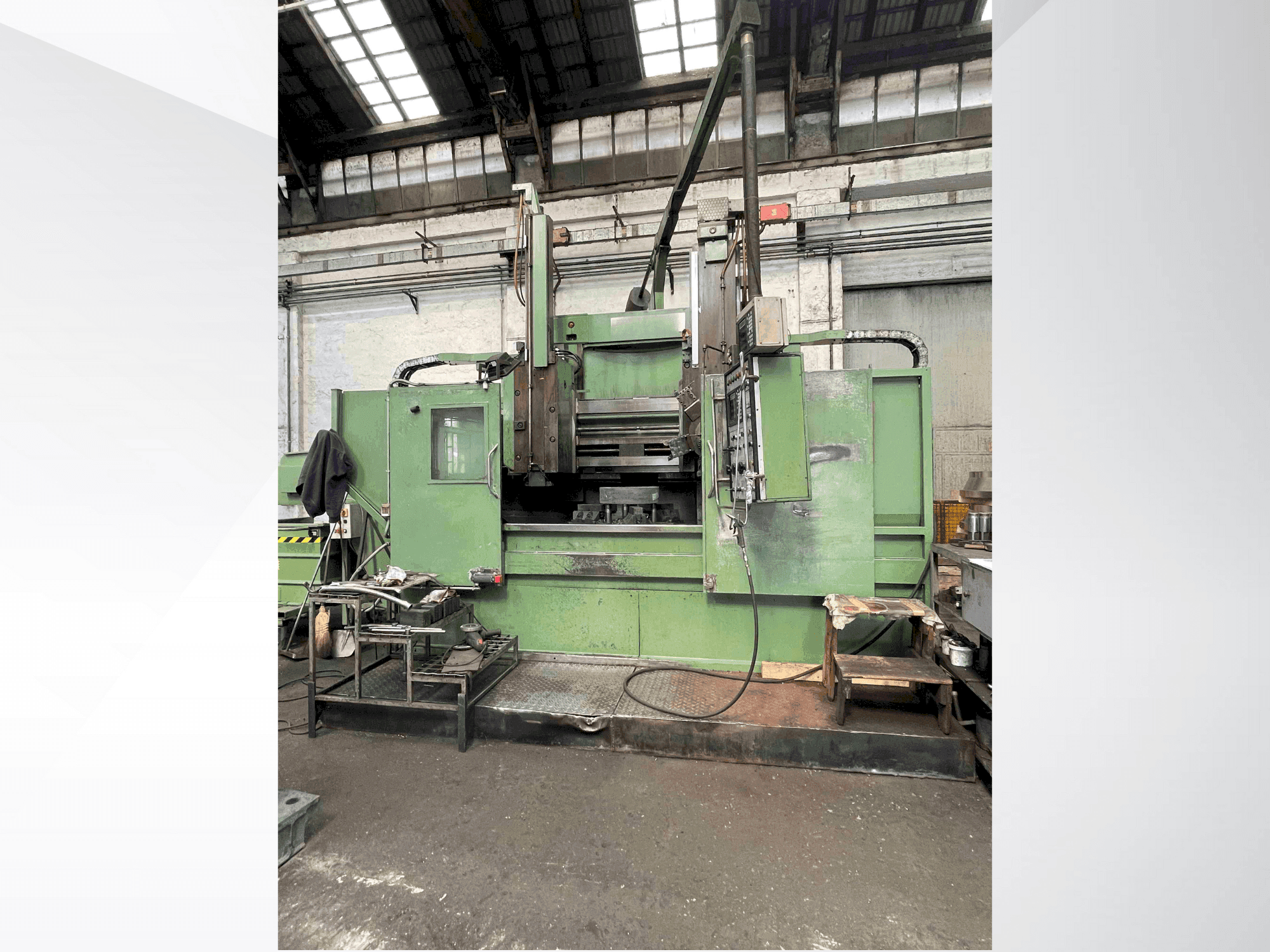 Vue de face de la machine MORANDO VS 12