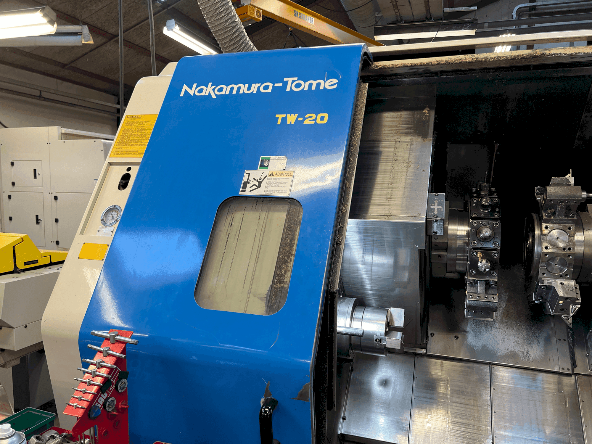 Vue de face de la machine NAKAMURA TW-20