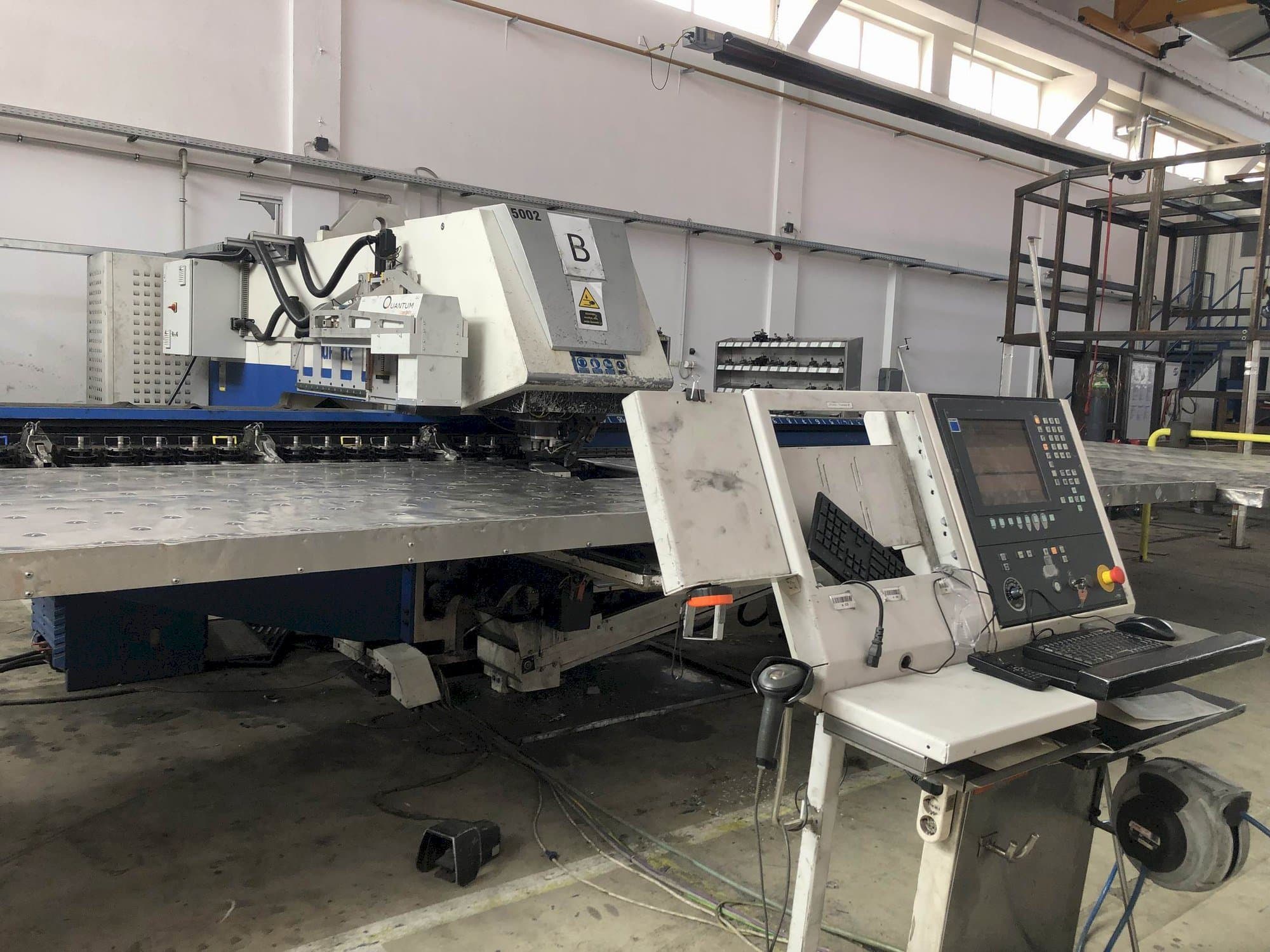 Vue de face de la machine Trumpf Trupunch 5000