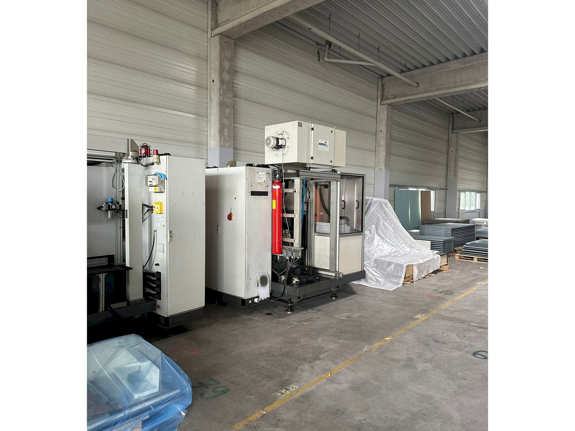 Vue de face de la machine Geiger CNC