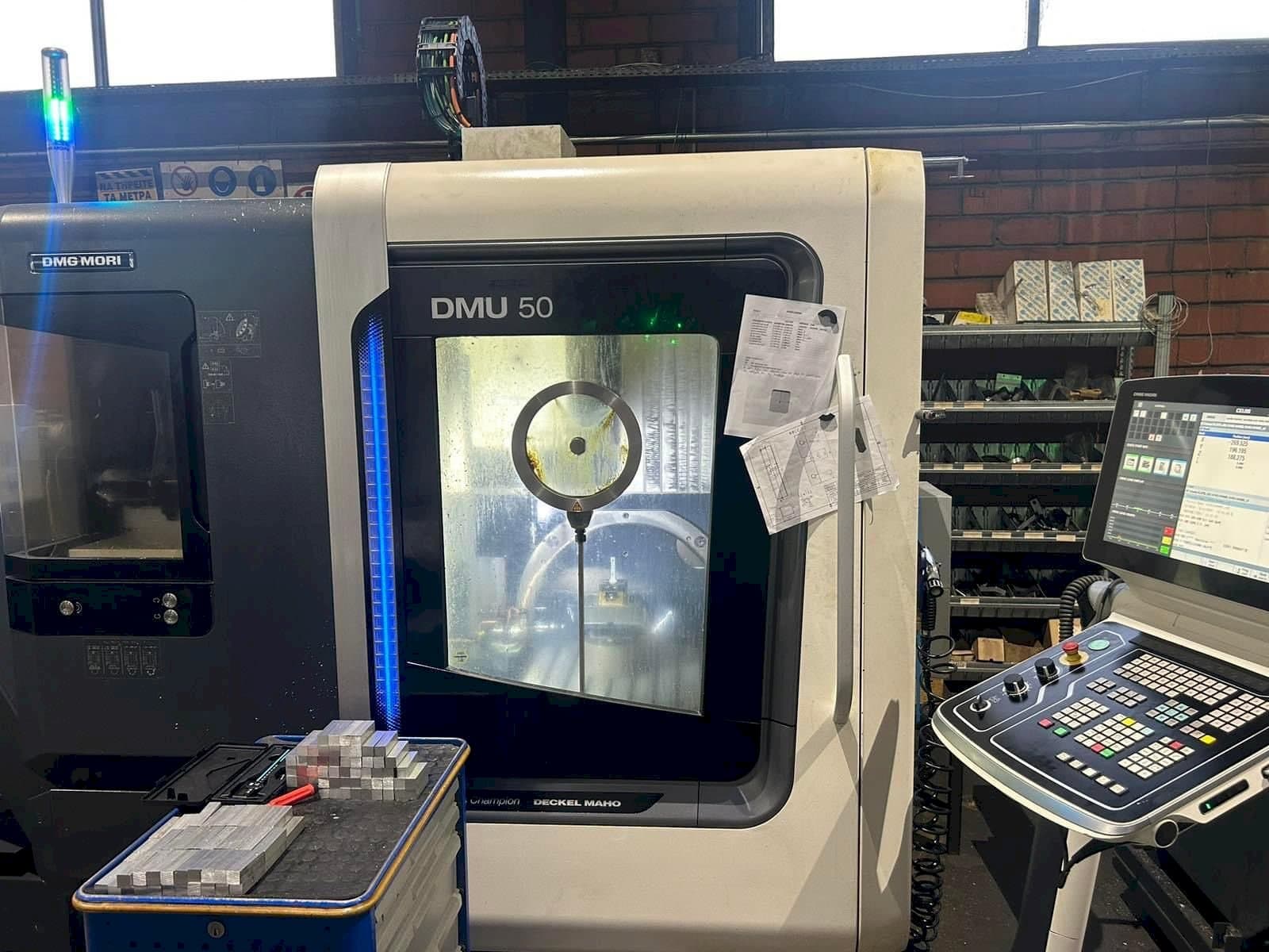 Vue de face de la machine DMG MORI DMU 50