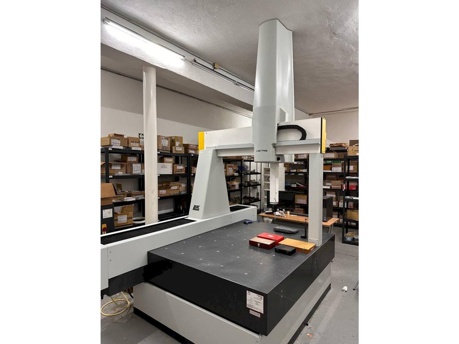 Vue de face de la machine NIKON LK V 15.10.8