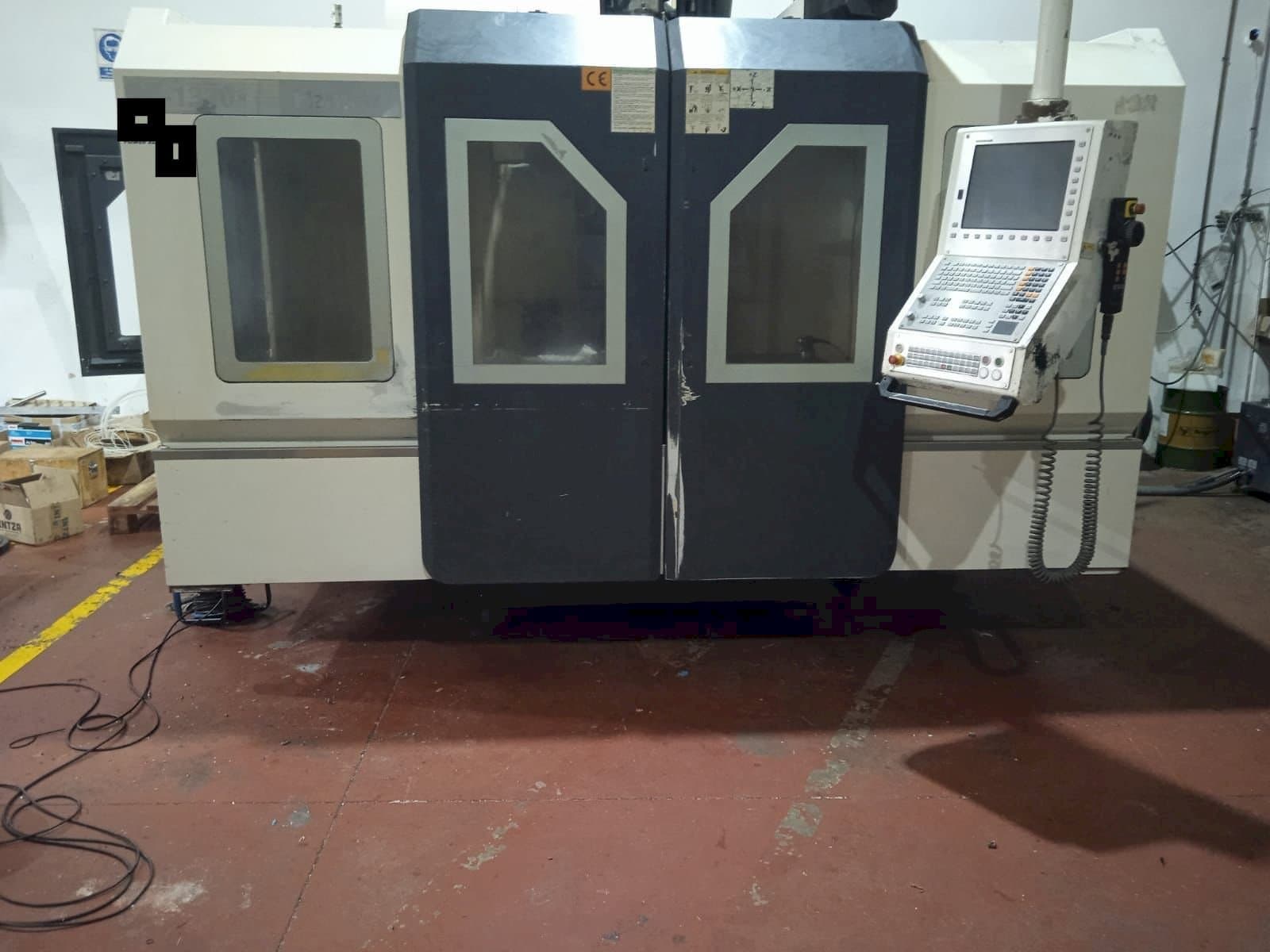 Vue de face de la machine Hartford LG-1370