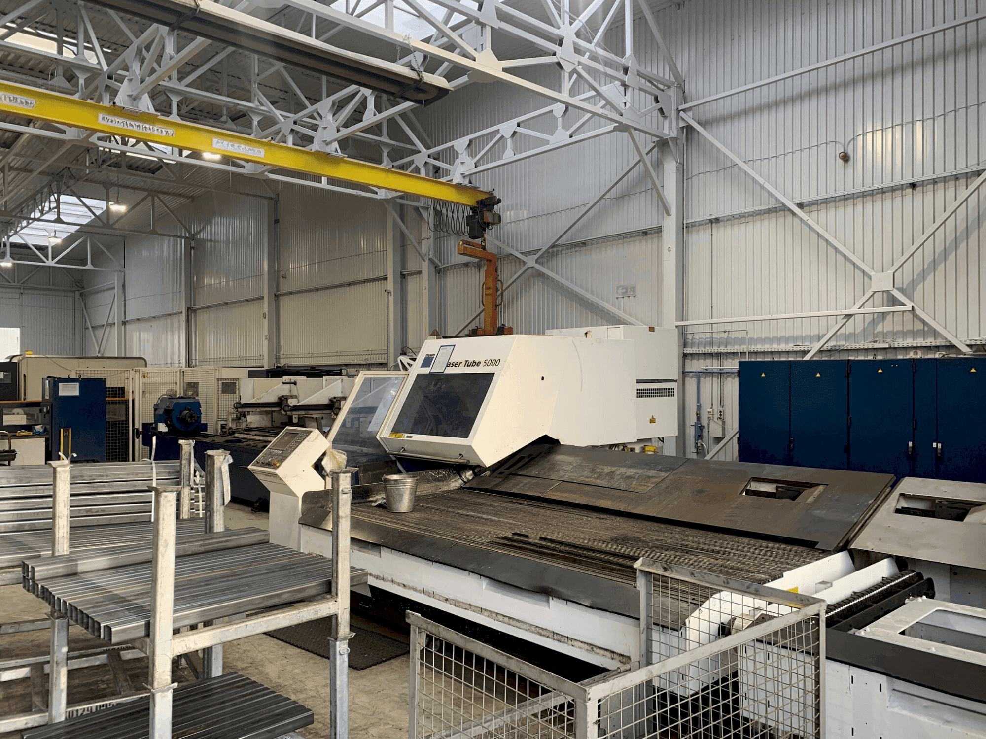 Vue de face de la machine TRUMPF TruLaser Tube 5000