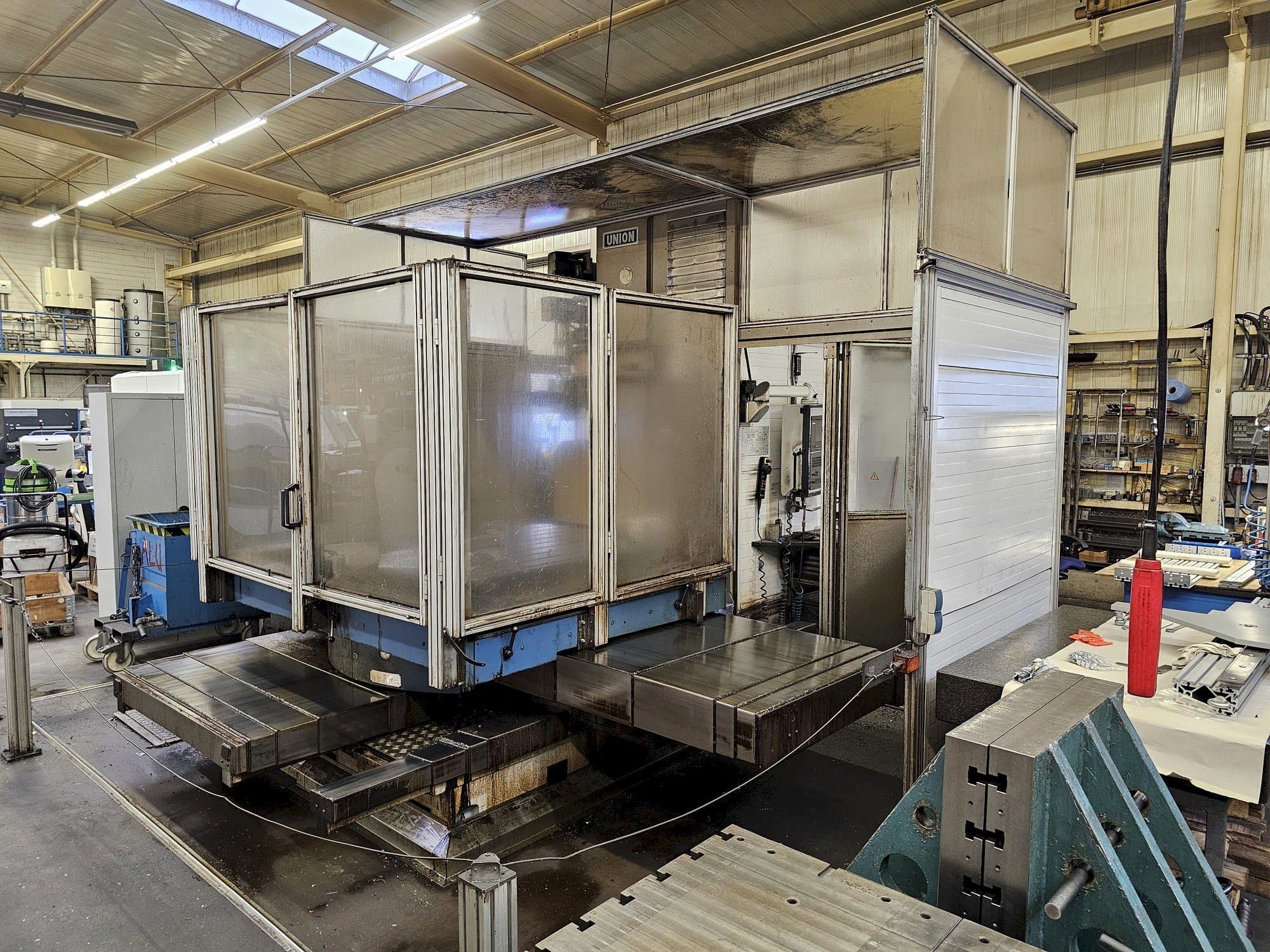 Vue de face de la machine UNION TC 110